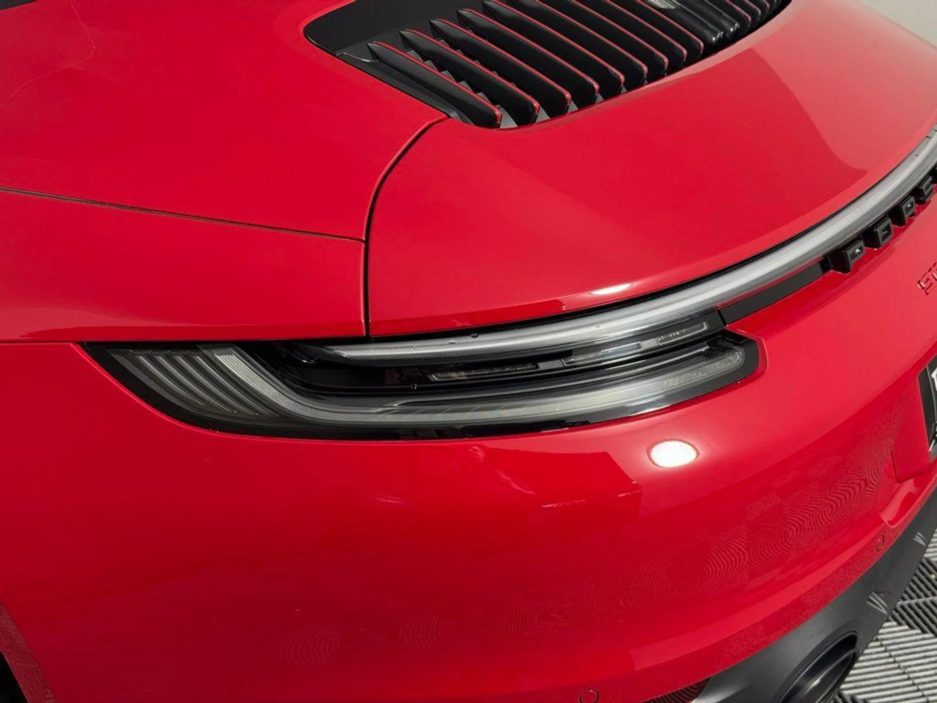 mph014_845284397_vyr4g_H_Owh_B_So_MA_Eux9zymh_V5_HSE_fb96b423ee