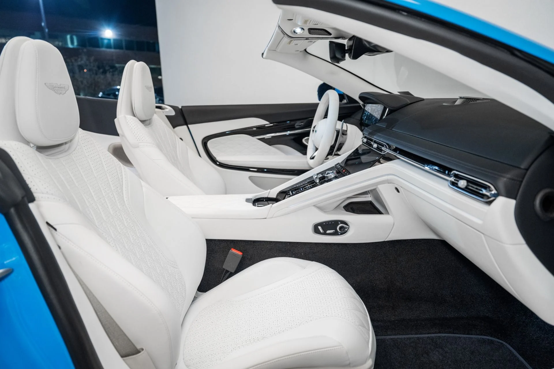 mph014_84700636_Used_2025_Aston_Martin_DB_12_Volante_1741214270_937931d9e5