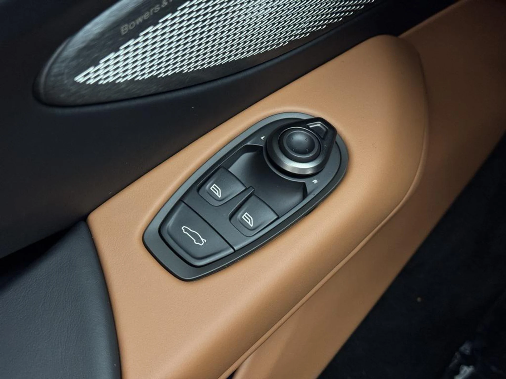 mph014_847827682_E_Cq6u_Wa_RFLQ_Jscqn6_ILY_3_Jqqum_M_b99b09113f