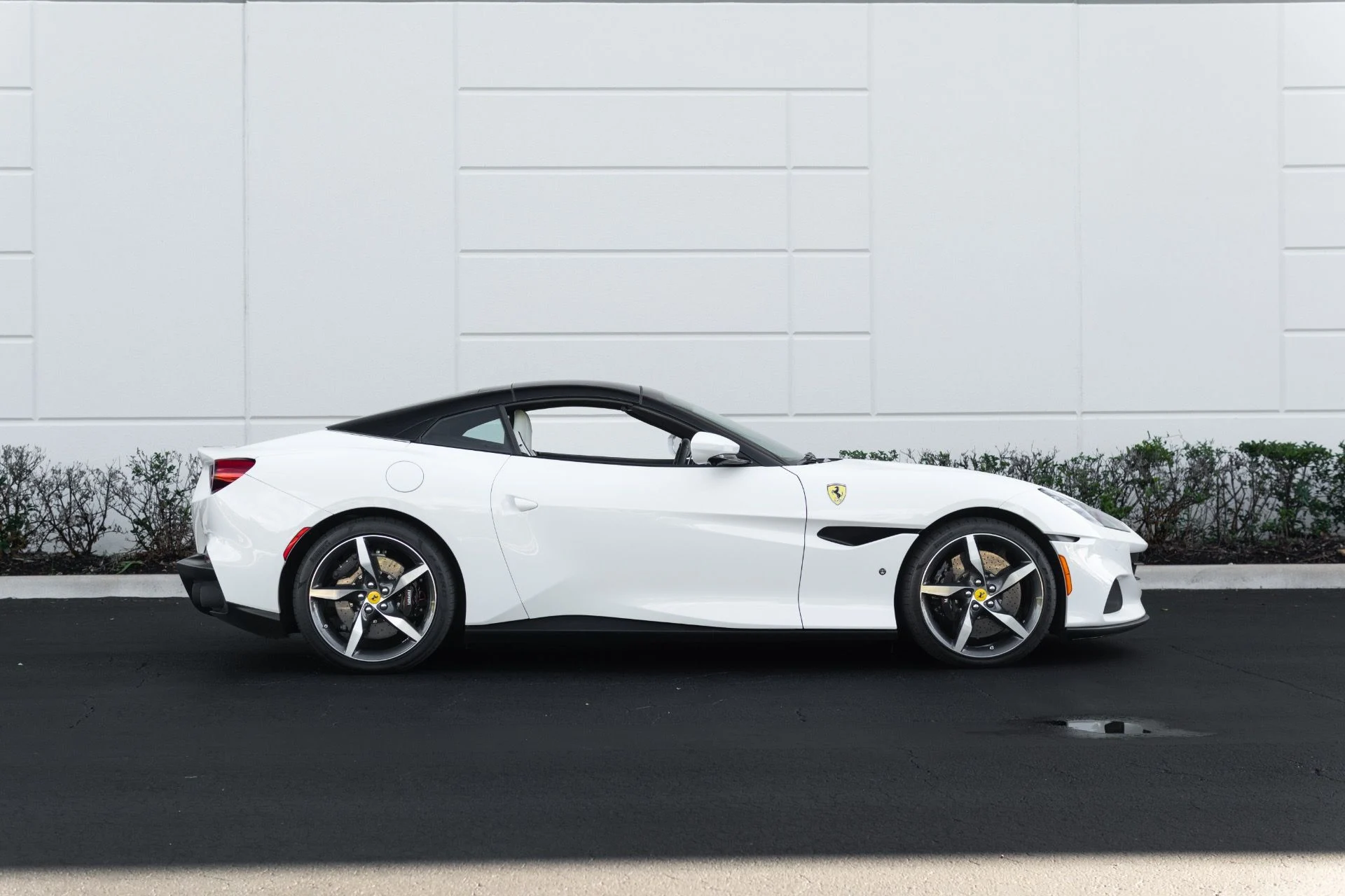 mph014_851153740_Used_2023_Ferrari_Portofino_M_1766185478_8e6d595a4c