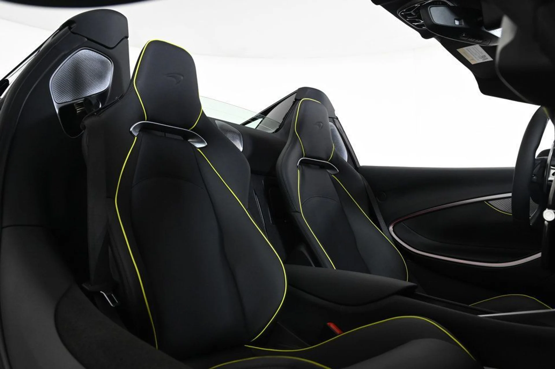 mph014_855238381_new_2026_mclaren_artura_techluxspider_11350_22992420_15_1024_f3b12ebf73