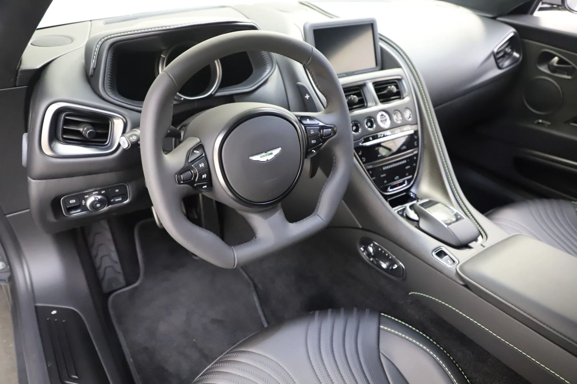 mph014_858142206_Used_2020_Aston_Martin_DB_11_V12_AMR_Coupe_1593189970_ea131e9698