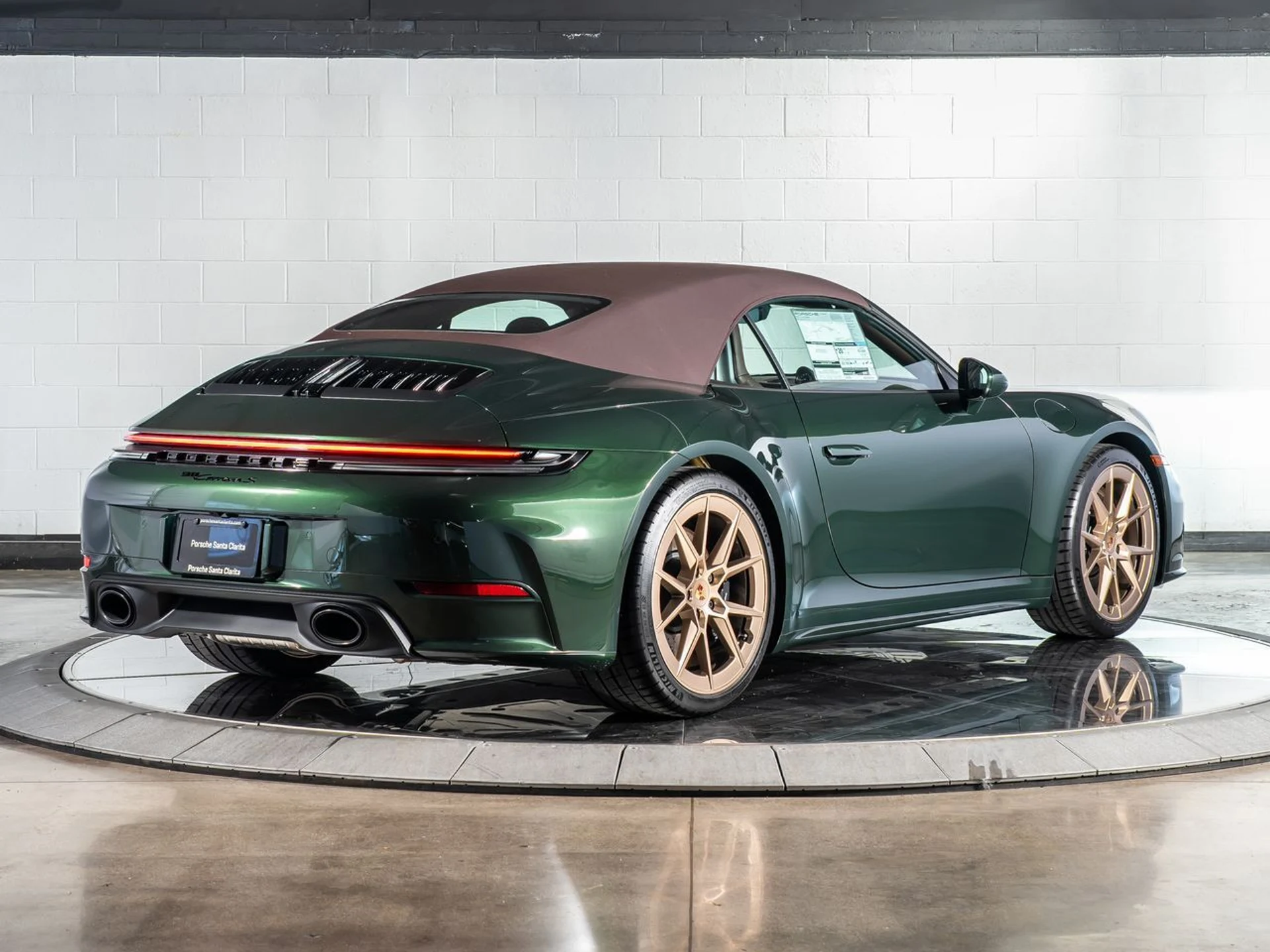 mph014_863407013_338500868550fafb0587ea5f02940de3_5841738d33