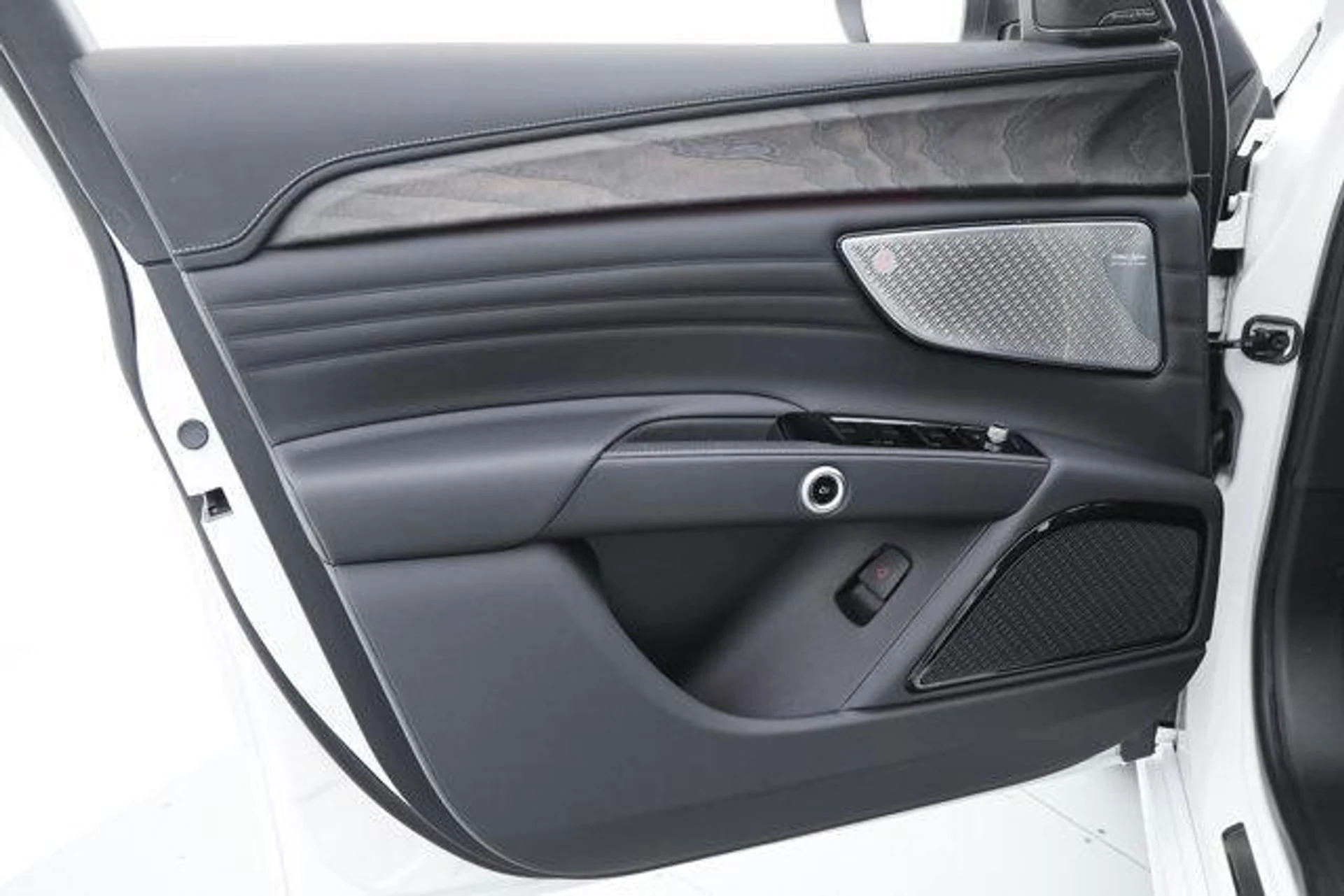 mph014_865436902_h_Pc_o_VM_s_Zo_Qho7s_R_Yvl_U06gvog_d24d4ca888