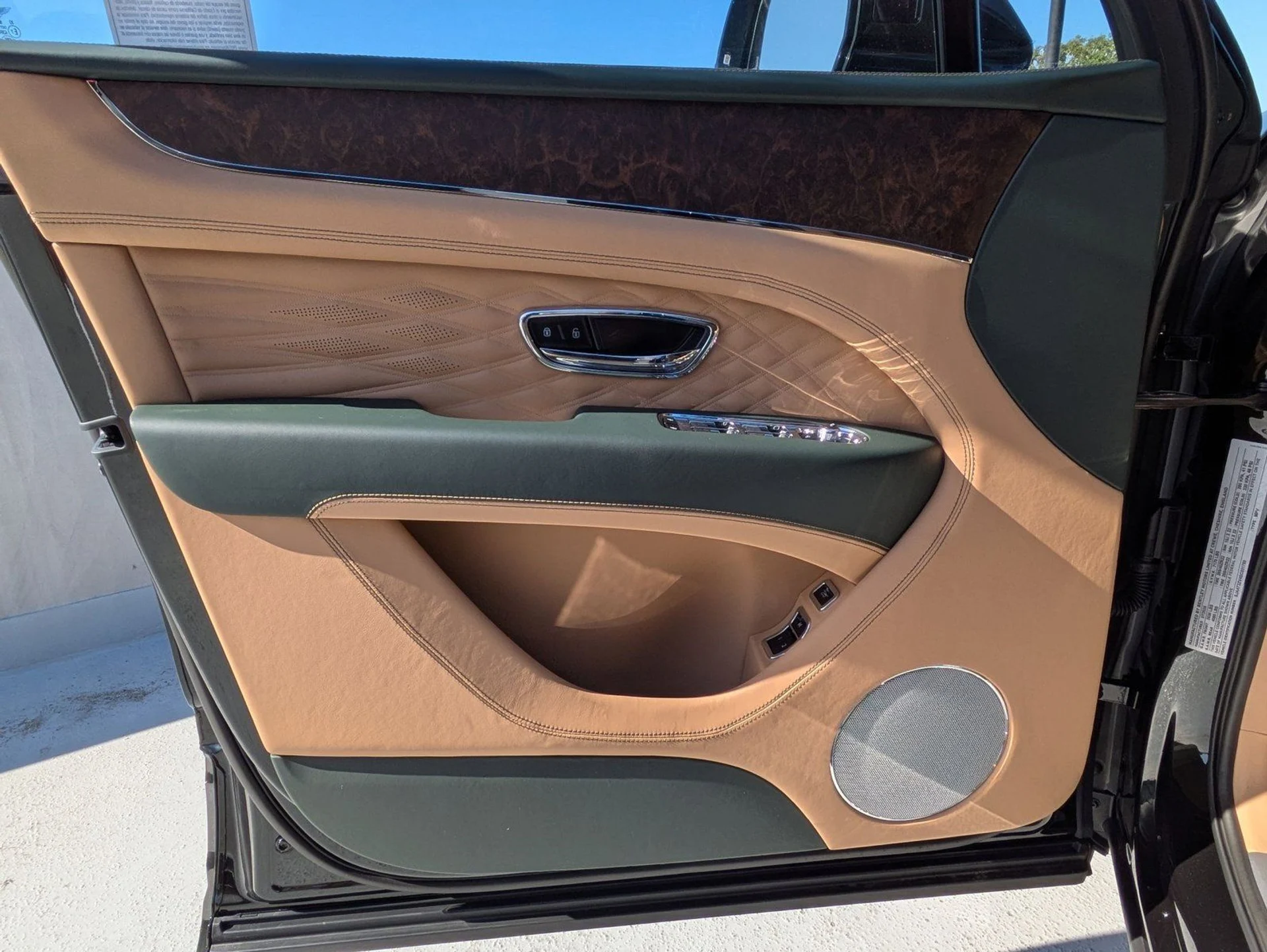 mph014_867628648_7c81c8aa40a7178d82838b85f46e38a8x_158f99c7b6