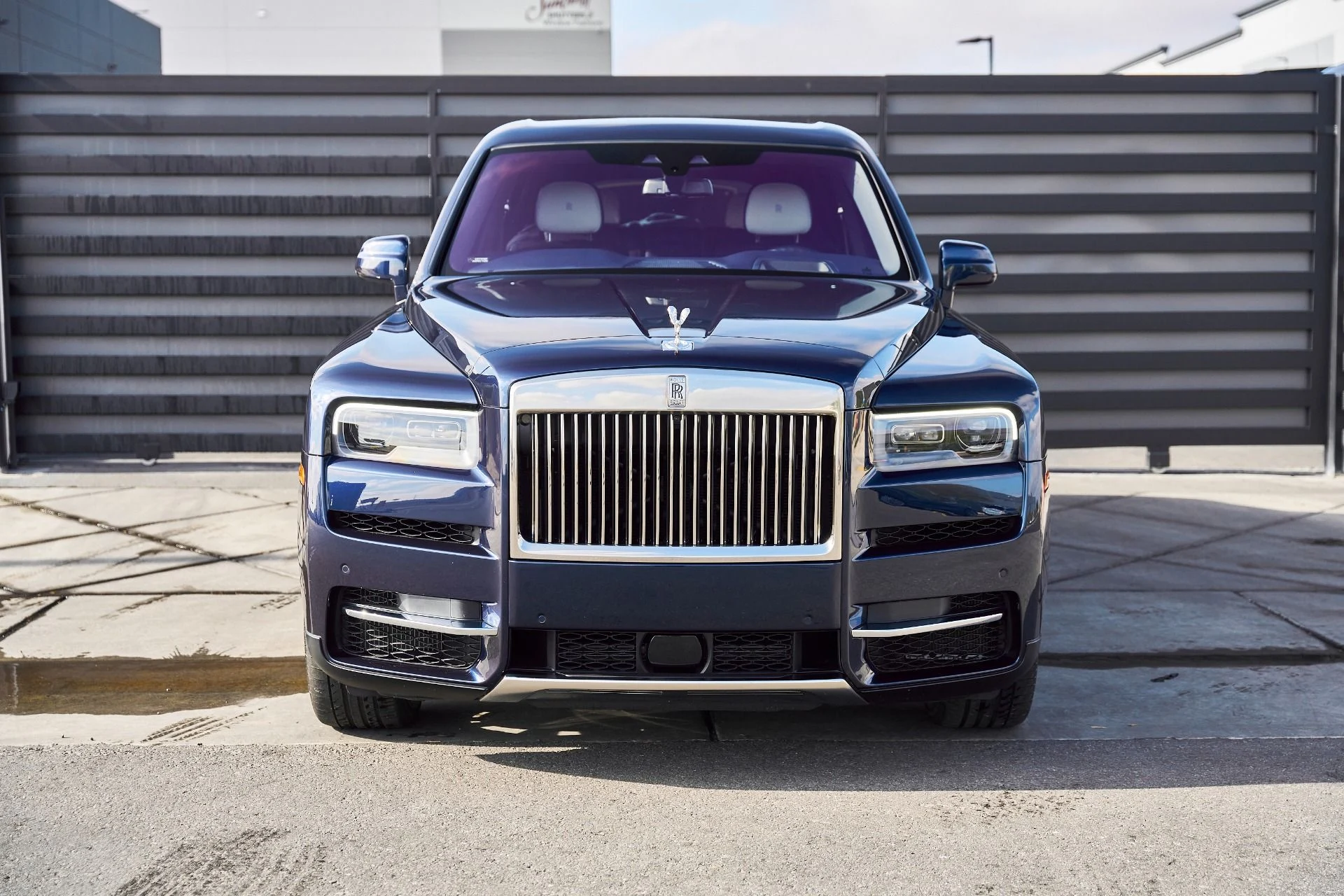 mph014_874093641_Used_2022_Rolls_Royce_Cullinan_Base_1767400060_c0f757346b