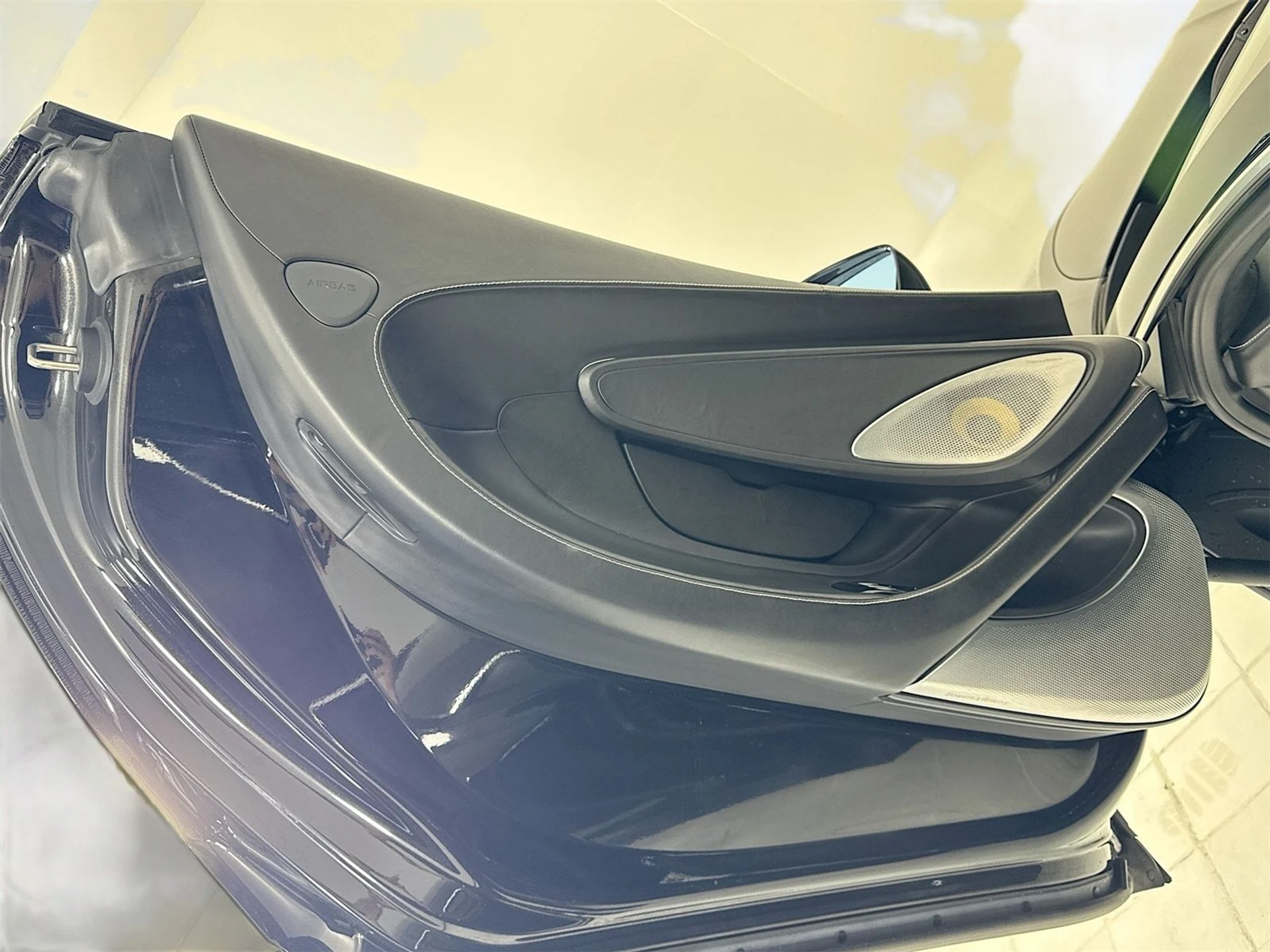 mph014_878649210_b529893d5be7a09f578f12f59b0d3a70x_cd182f9e15