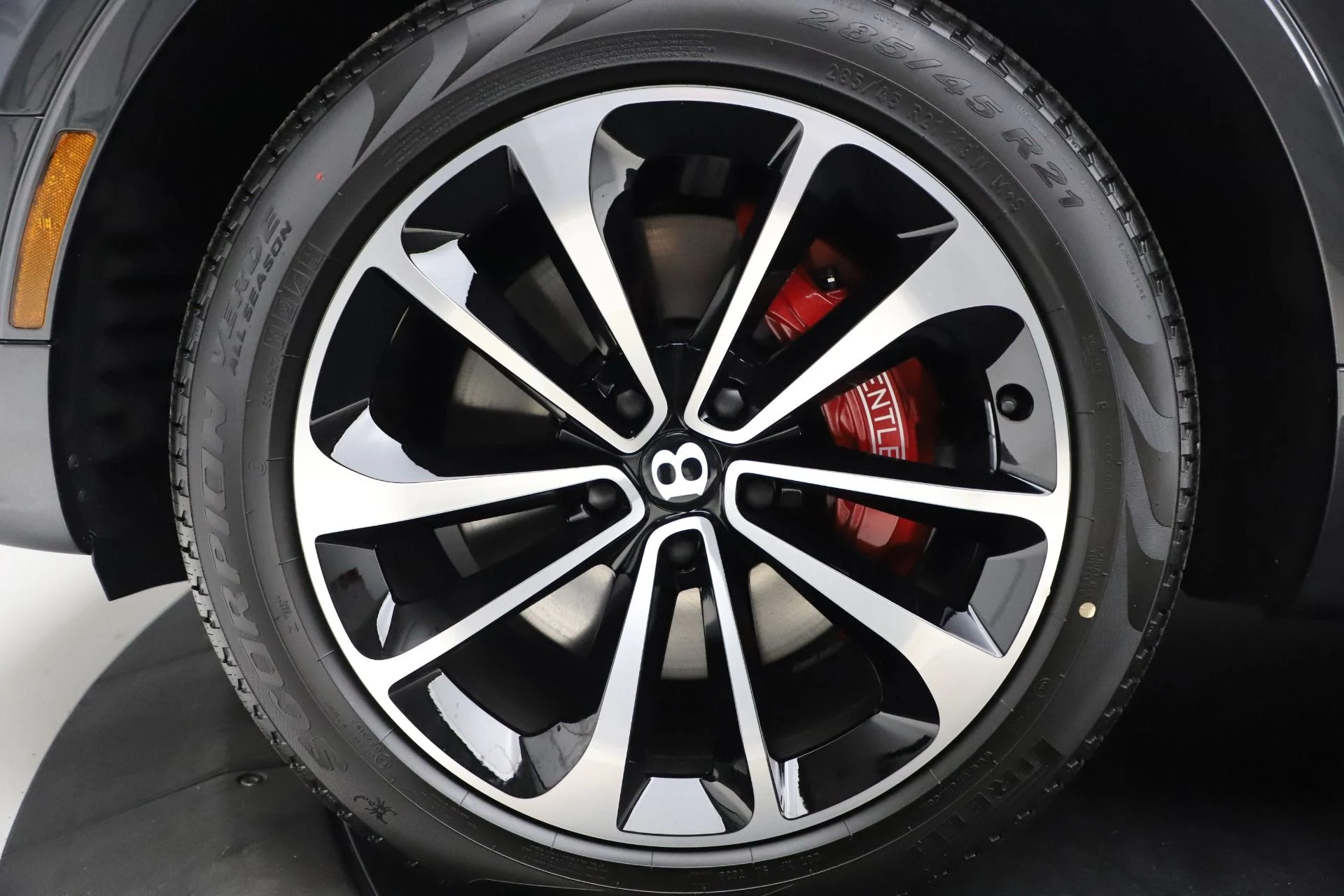 mph014_88078777_Used_2021_Bentley_Bentayga_V8_1610148203_d0feec6c0b