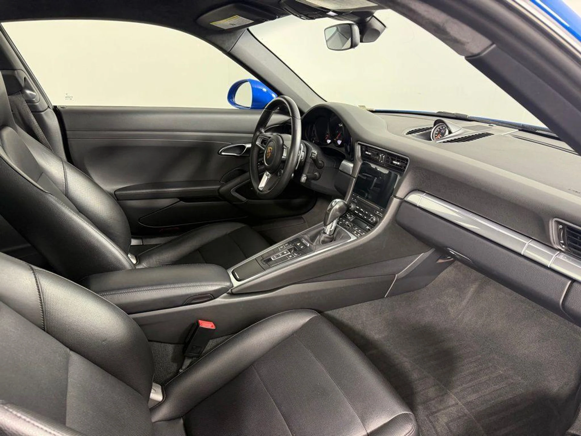 mph014_888093263_Urrwh3o0_IR_0_Ufxw8_Qxr8_F4_83_BY_d9ef78d9d1