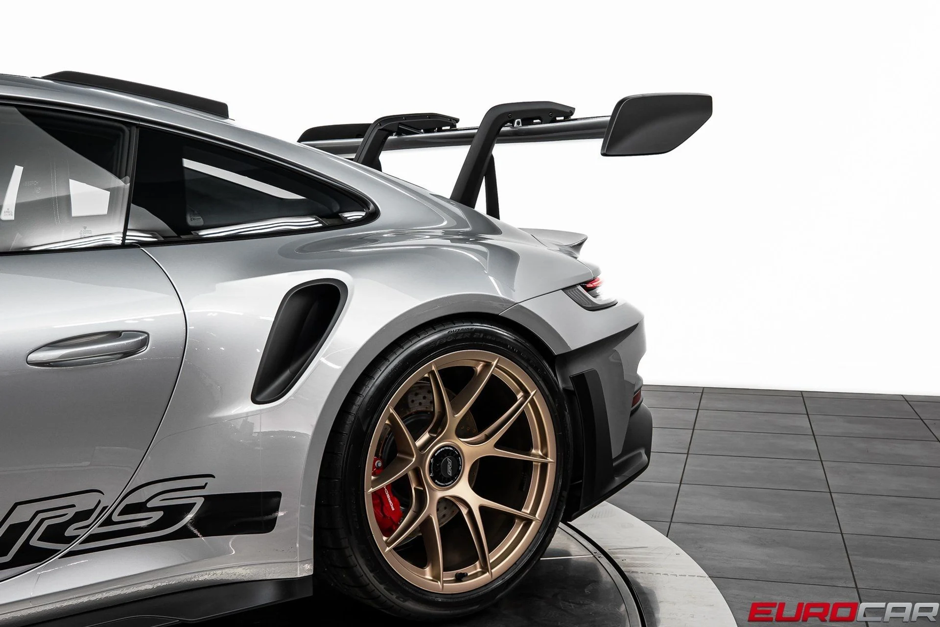 mph014_88843781_image_15_a4c627d084