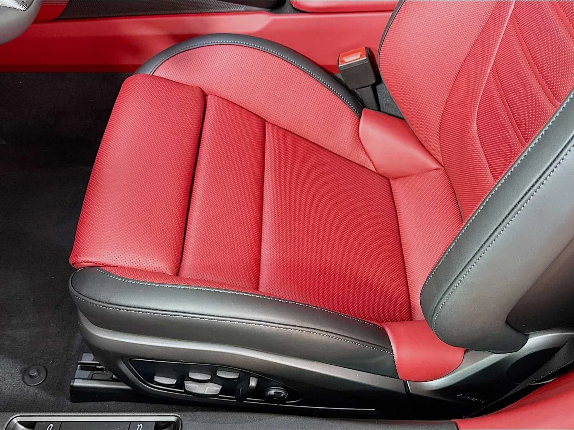 mph014_889967523_15_f2daa78395