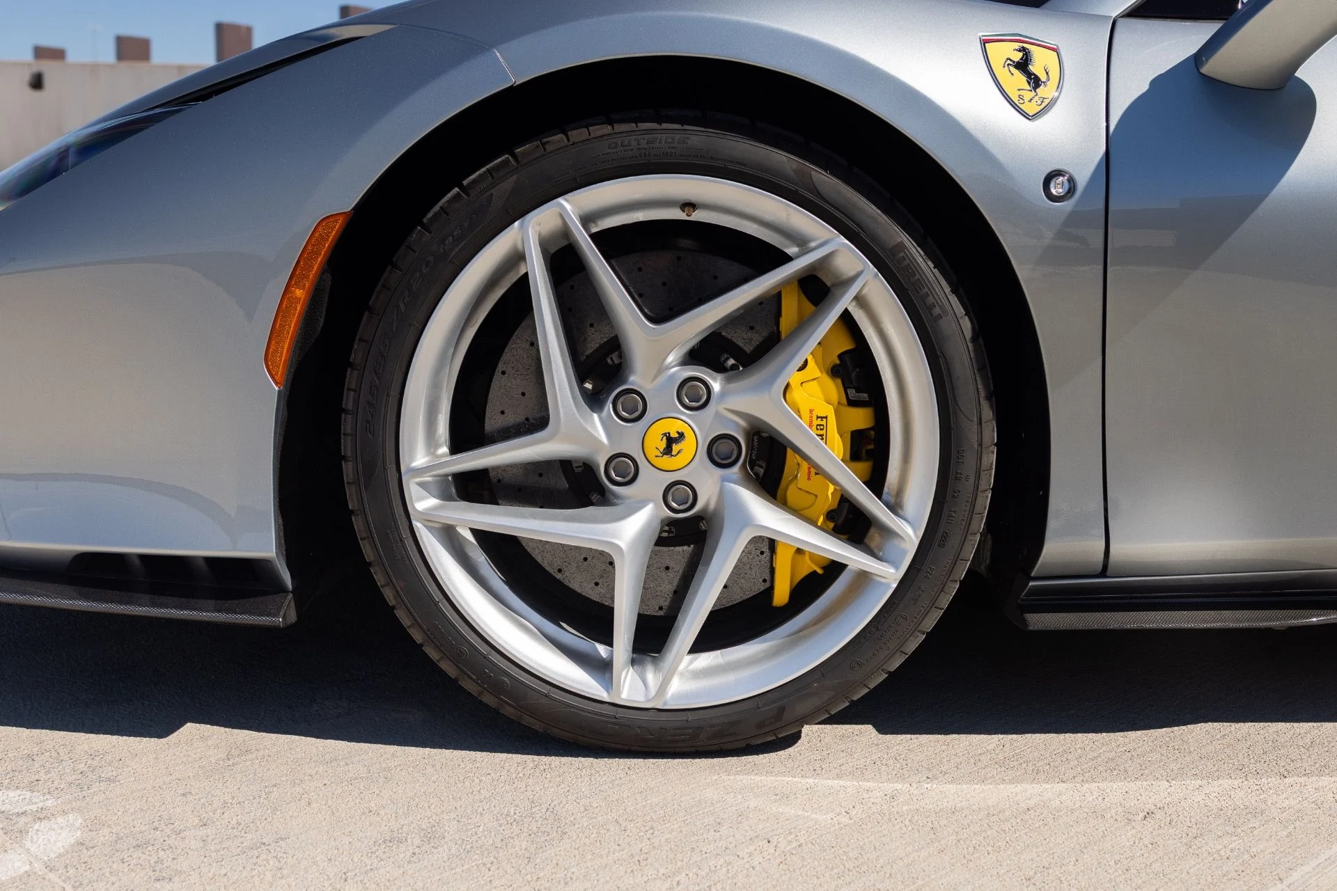 mph014_89375853_Used_2021_Ferrari_F8_Spider_1791592255_1a23bcca65