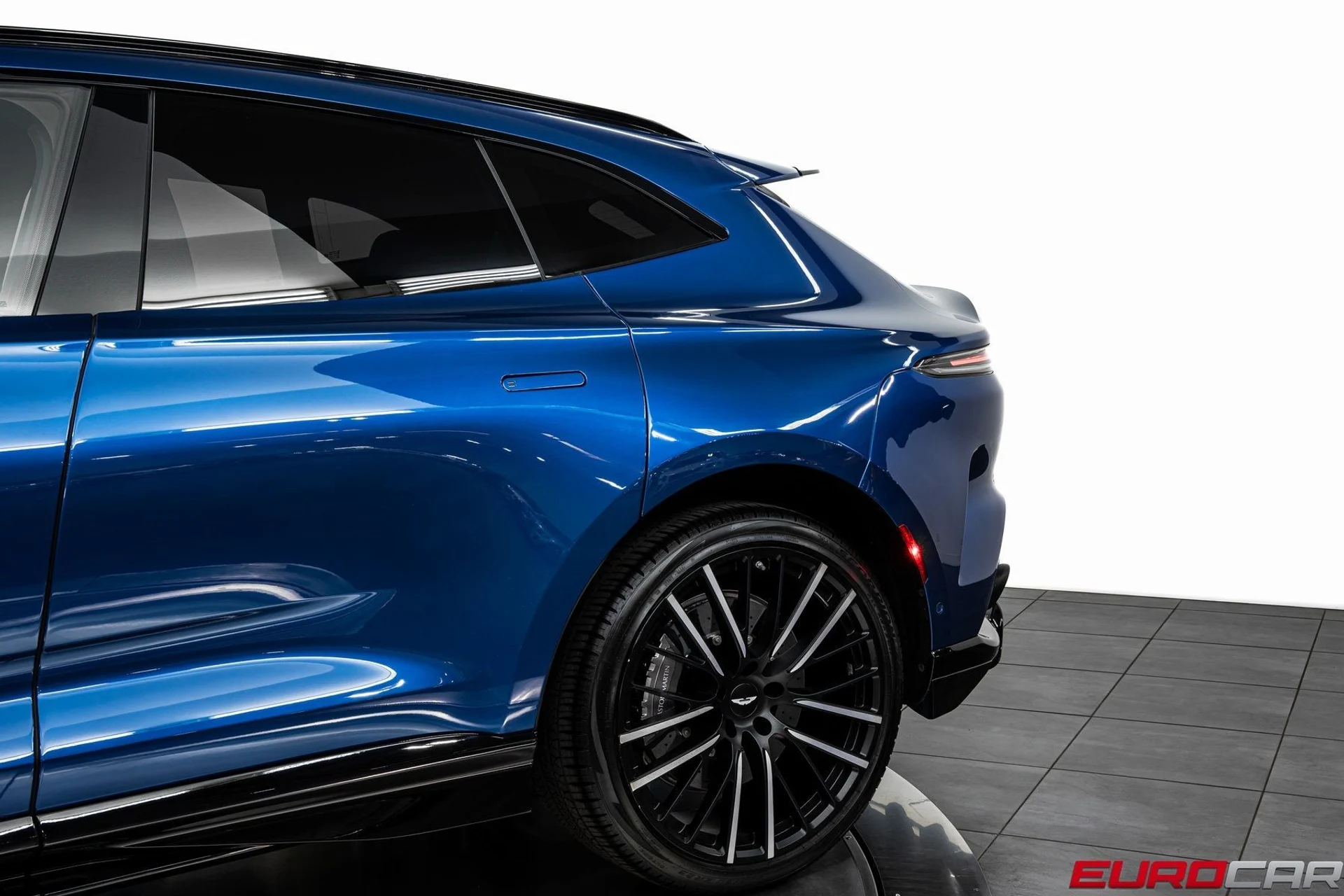 mph014_893987827_image_15_6c5629d484