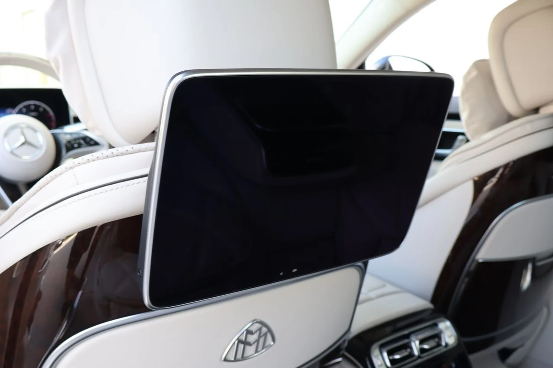 mph014_894239960_15_b9777b1773