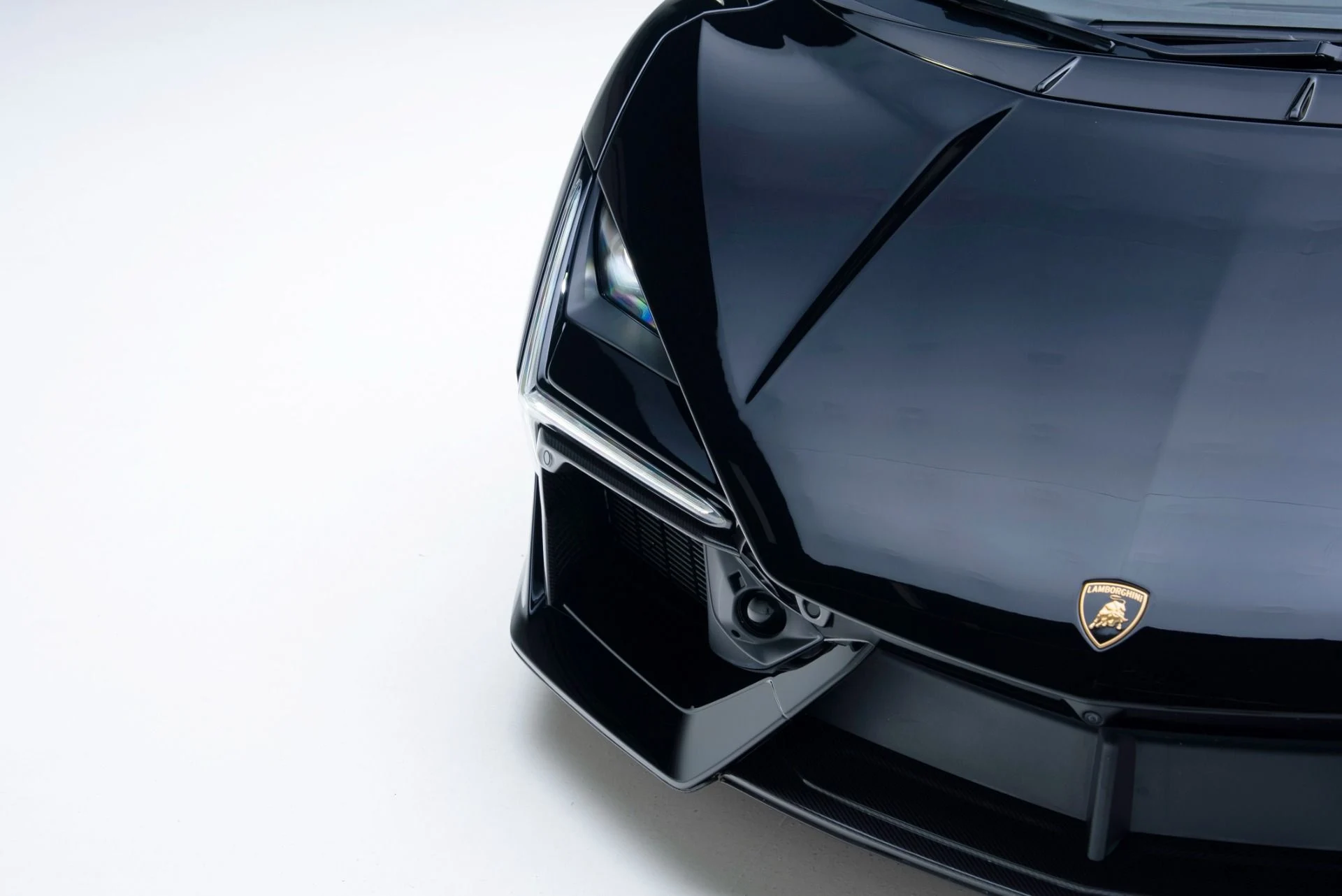 mph014_896791053_Used_2025_Lamborghini_Revuelto_1779986727_e7de220d03
