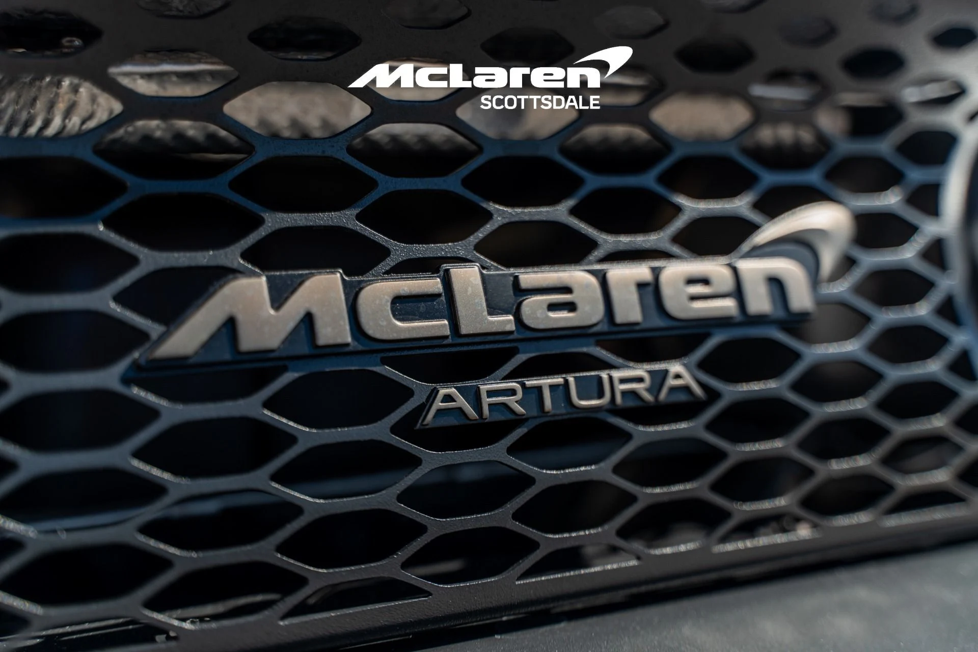 mph014_897618998_Used_2025_MCLAREN_ARTURA_1759477334_b880683722