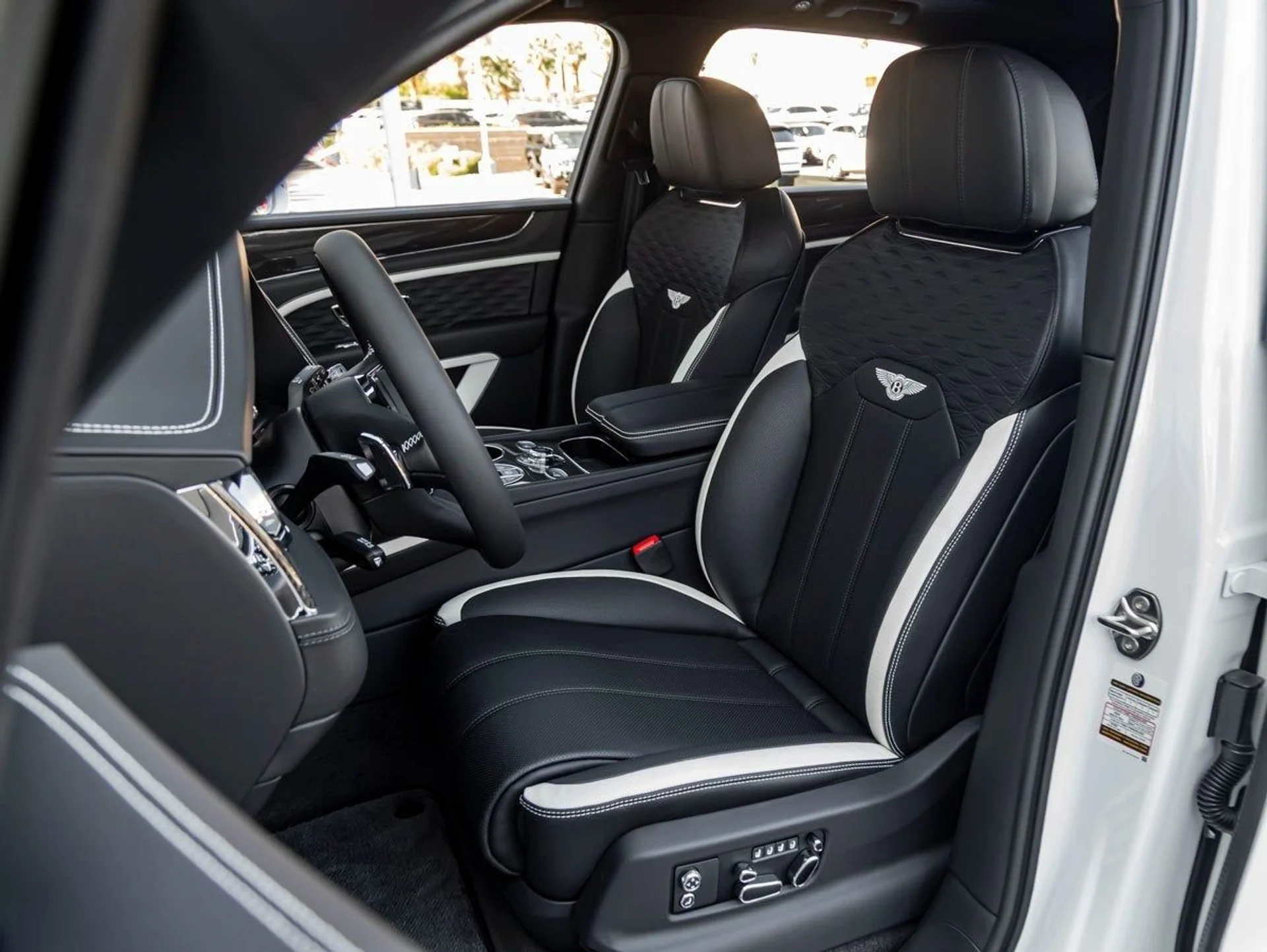 mph014_898512782_15_6aa1a99383