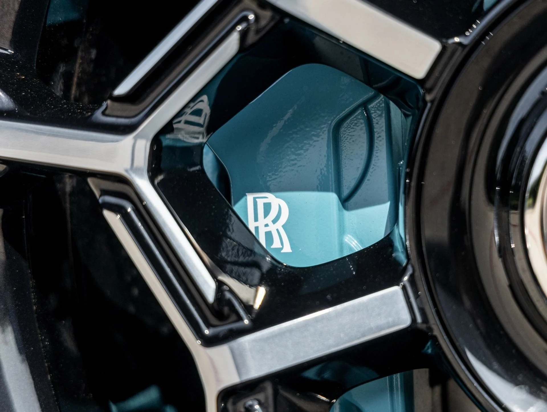 mph014_906609273_15_e8ad860fa9