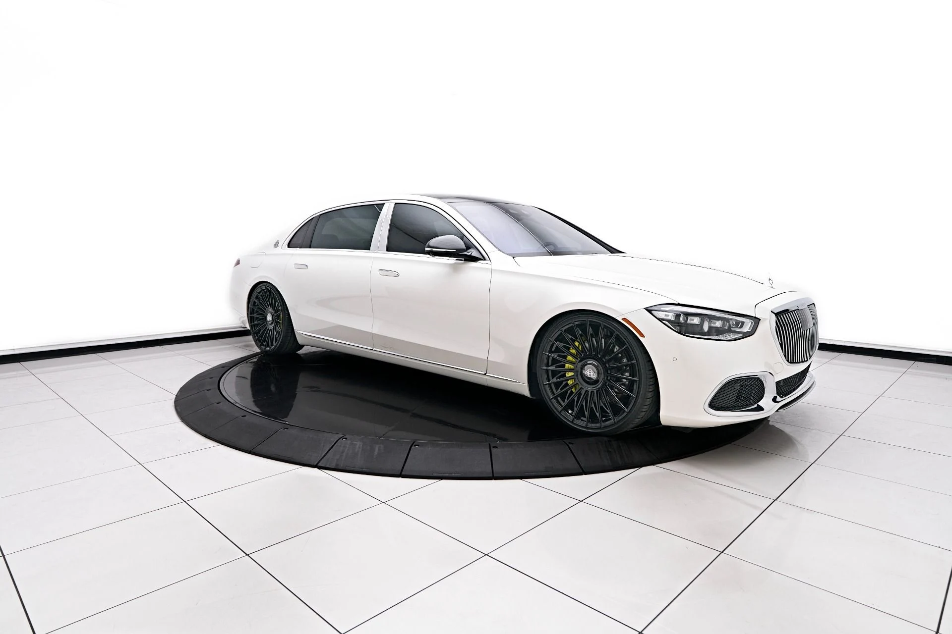 mph014_908638101_Used_2022_Mercedes_Benz_S_Class_Maybach_S_580_1756343343_a17ea55176