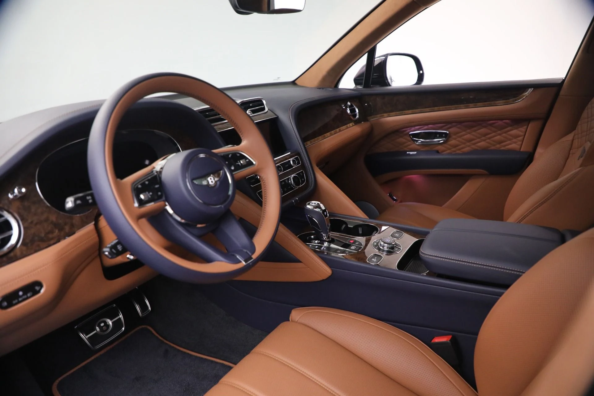 mph014_910891500_New_2026_Bentley_Bentayga_Azure_V8_1781035645_bf6ba5011b