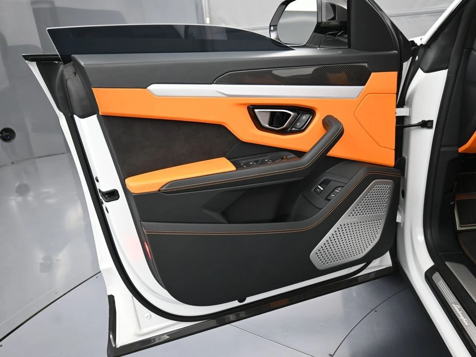 mph014_915933190_eac3de61baf09149482682ecc6614afa_9475d86035