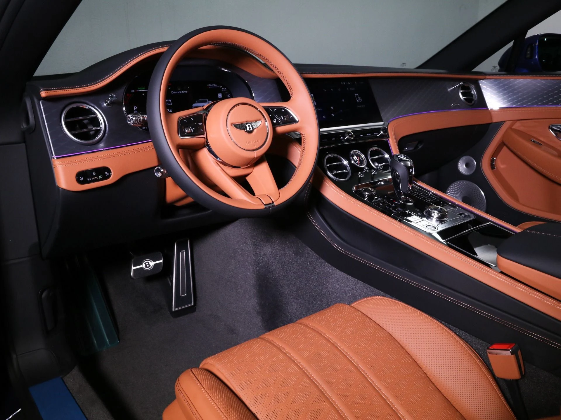 mph014_916877303_New_2025_Bentley_Continental_GTC_Speed_1757962919_208281e39a