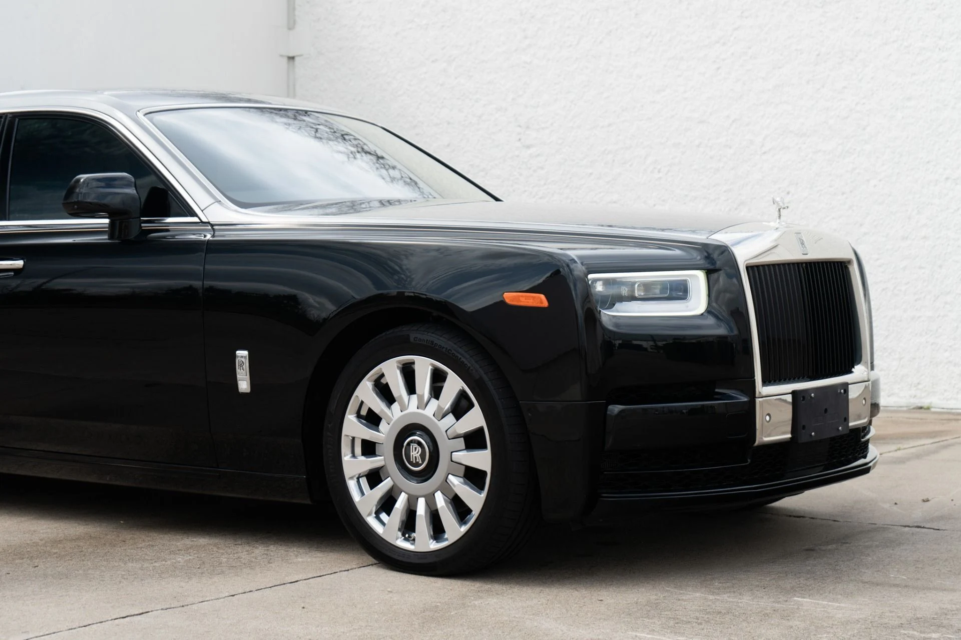 mph014_917056943_Used_2022_Rolls_Royce_Phantom_EWB_1771455948_5e62c110a2