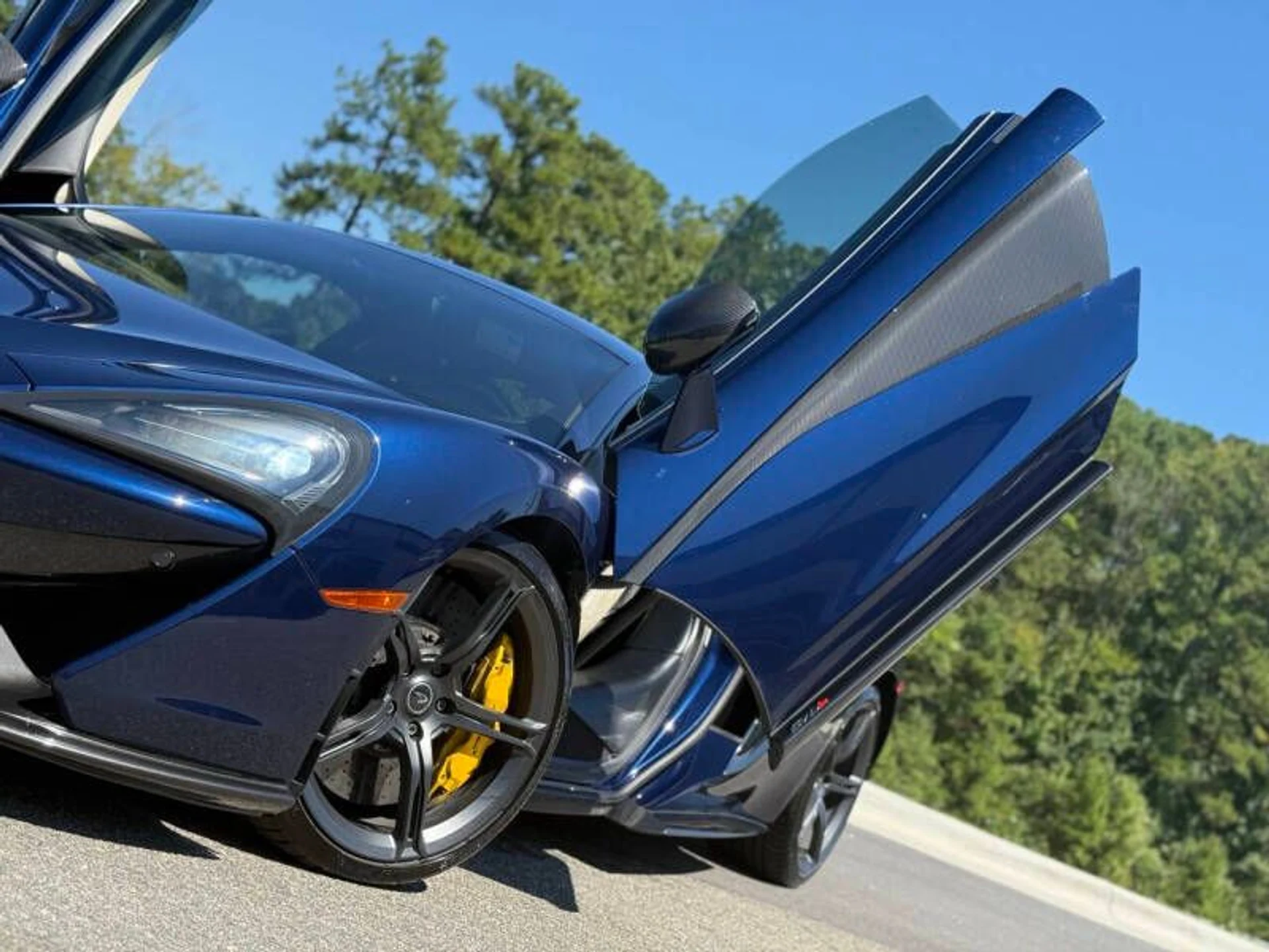 mph014_92504645_2016_mclaren_570s_base_2dr_coupe_b4317c4a2a