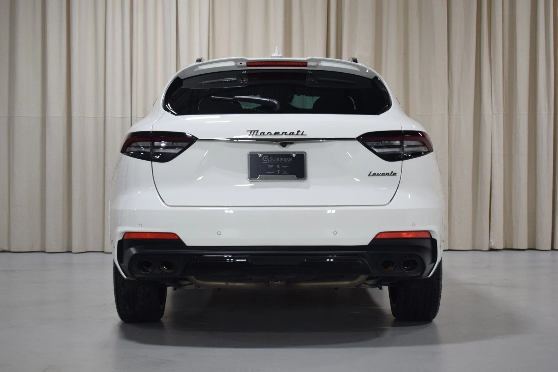 mph014_927295838_b52aac812ce6e85b1713d5291a22ef7ex_e4dc79e953