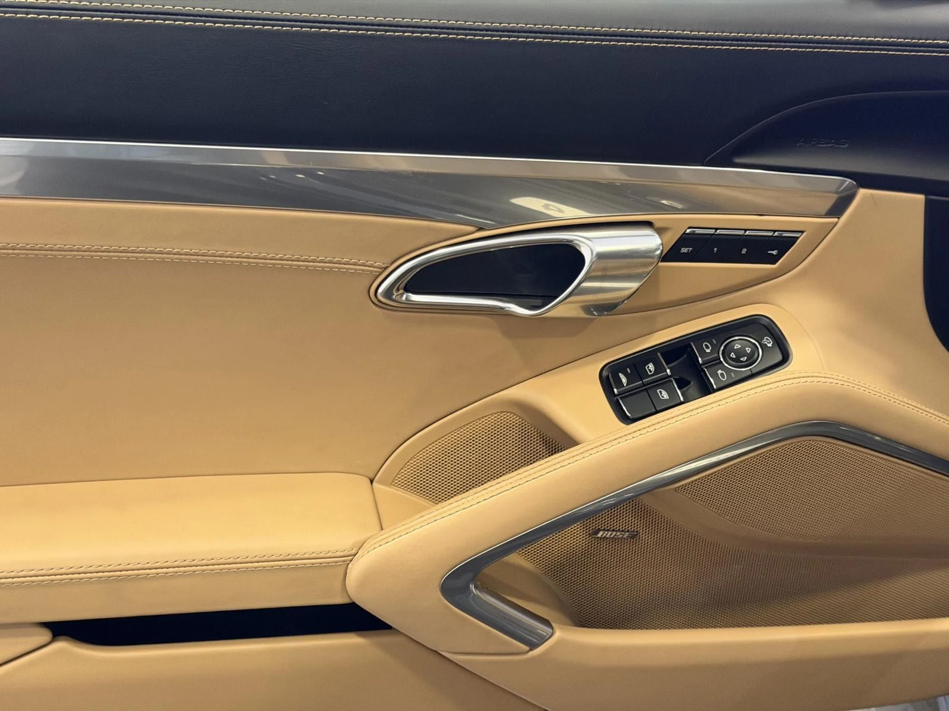 mph014_932844128_e58d268c4fe5f51ba7233fead18034c7x_b8d383e93d