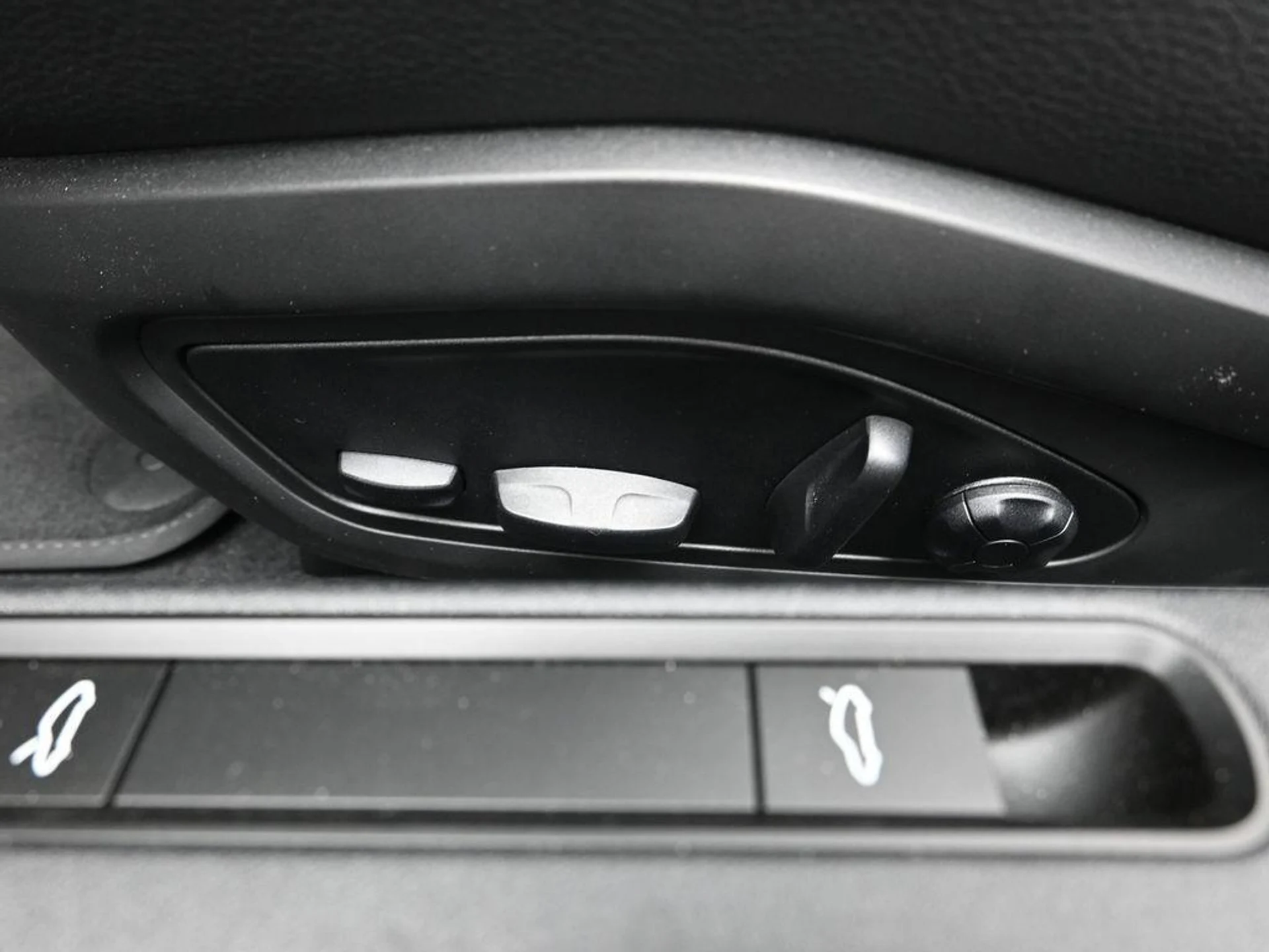 mph014_936821445_QJO_Slfrxb9_N_Zd_P_Gd9_Pi6w_Sr3_Ee0_d2c9bafd99