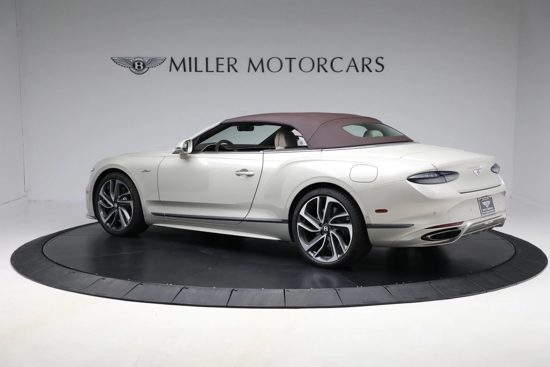 mph014_940445382_New_2025_Bentley_Continental_GTC_Speed_4dfa99340b
