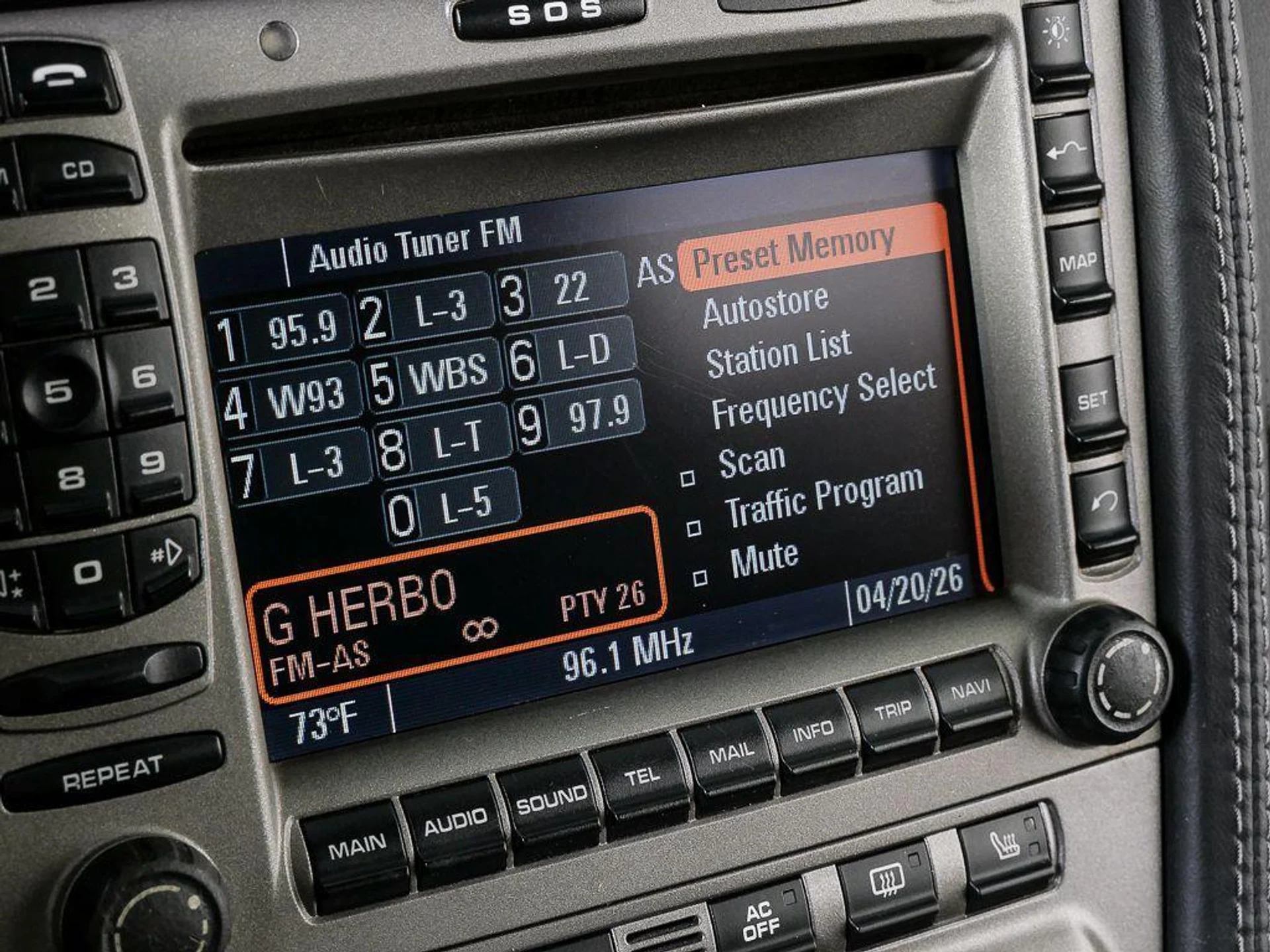 mph014_941341152_V_Gv_LT_0w7e561a_YNLZ_Bsrvg_G_Cpe_Q_9628e04370