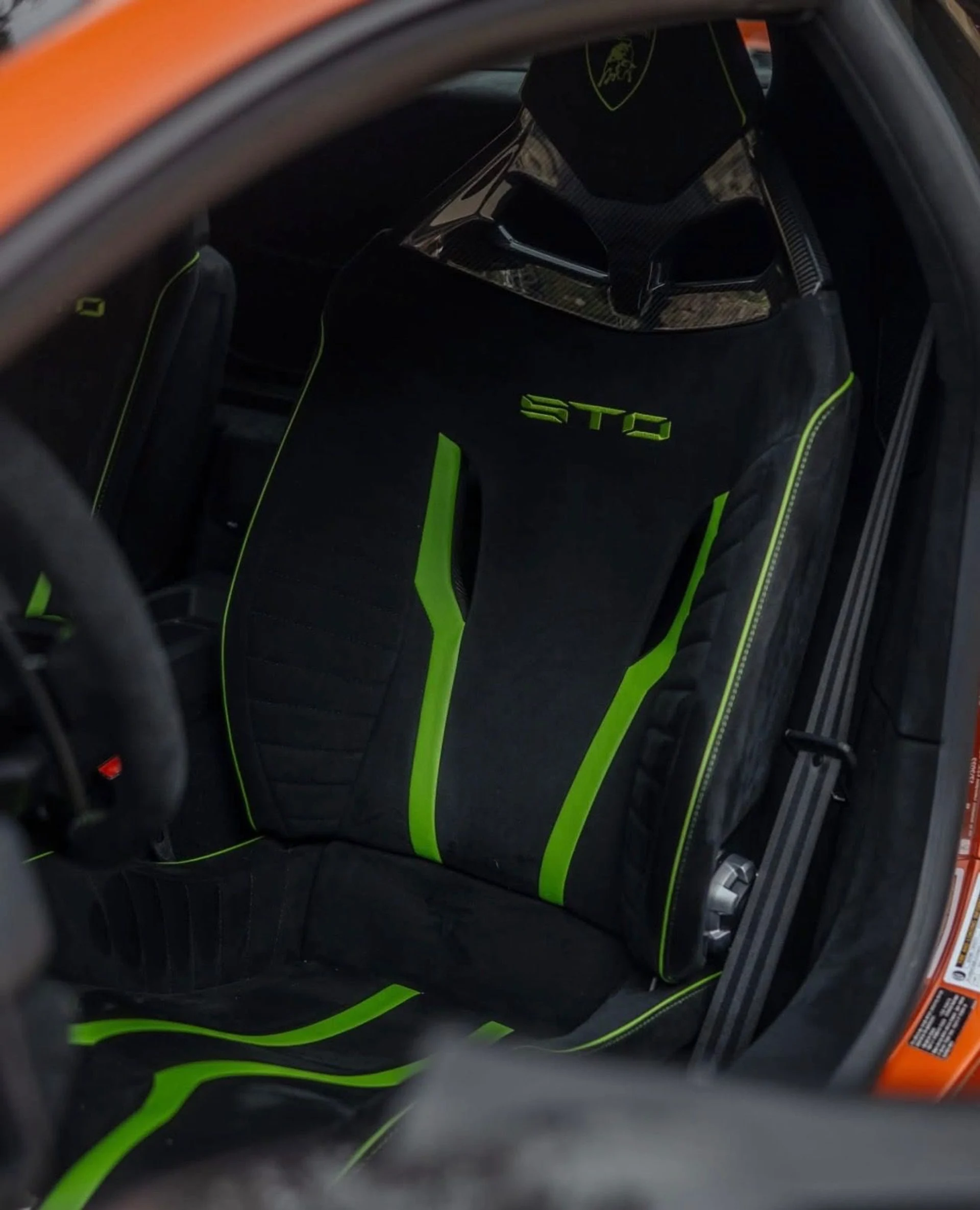 mph014_942458818_Used_2023_Lamborghini_Huracan_STO_1762290729_46f74bb867