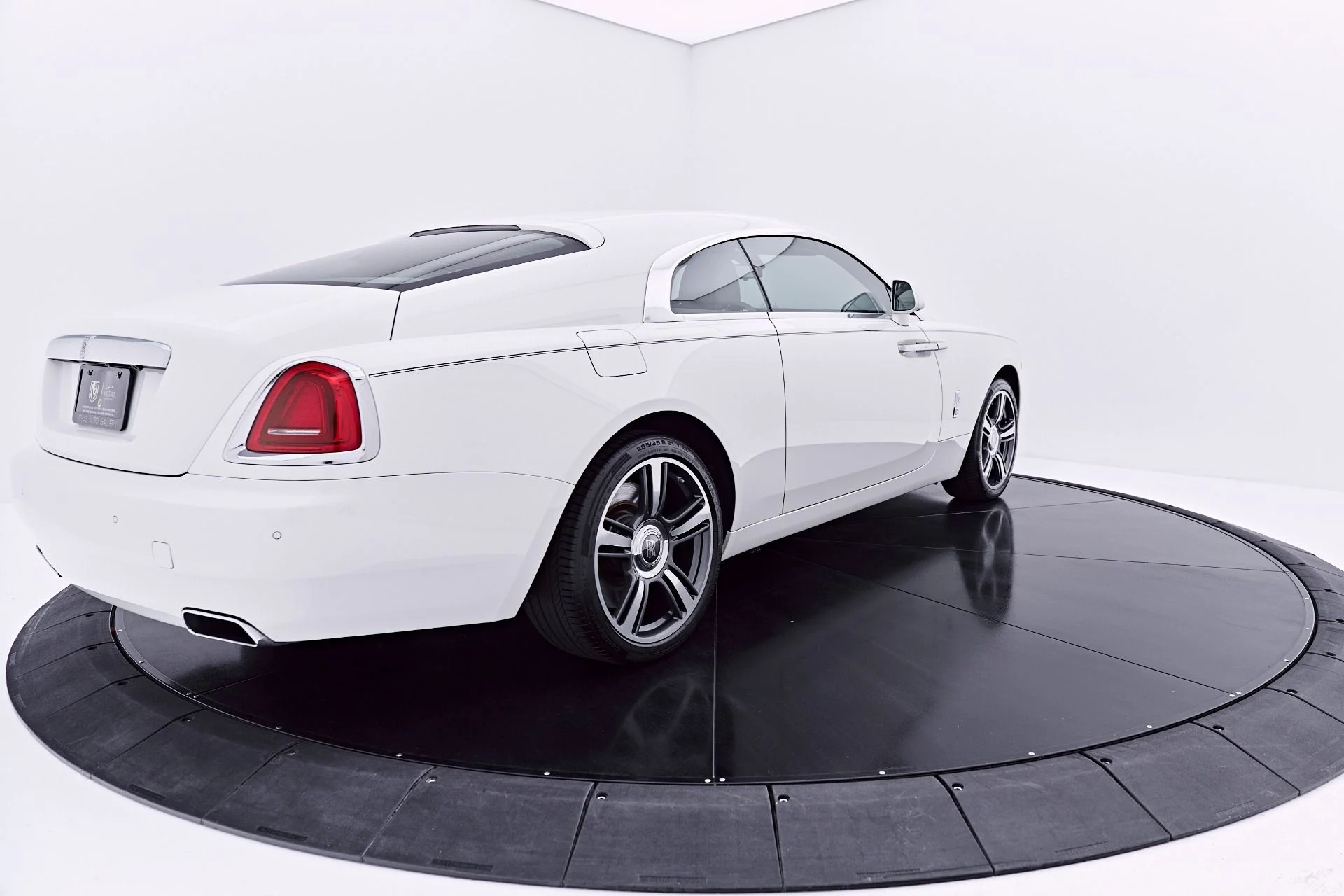 mph014_946792670_Used_2014_Rolls_Royce_Wraith_Base_1782842383_202fa6f783