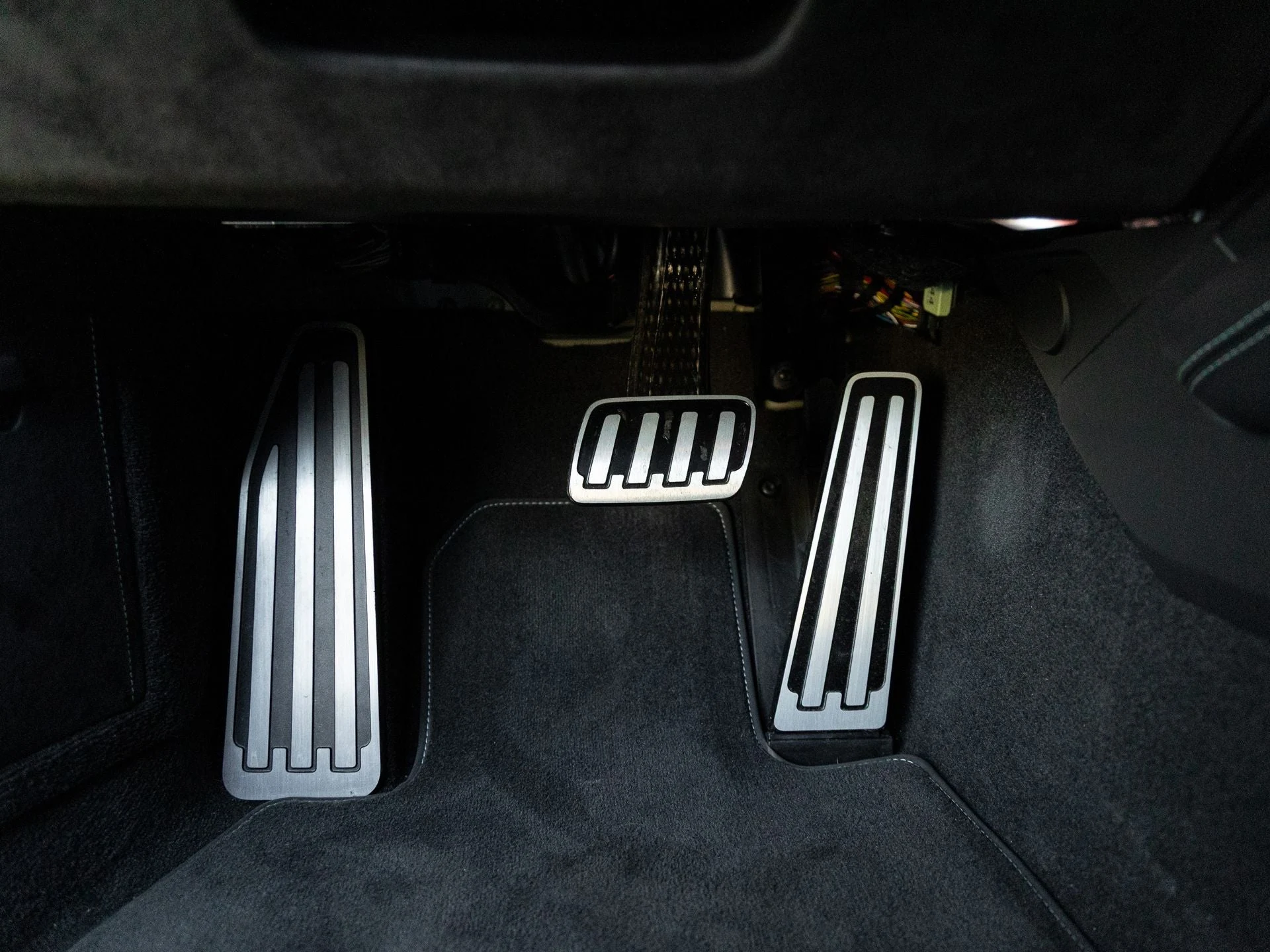 mph014_954901824_15_0f45c9a340