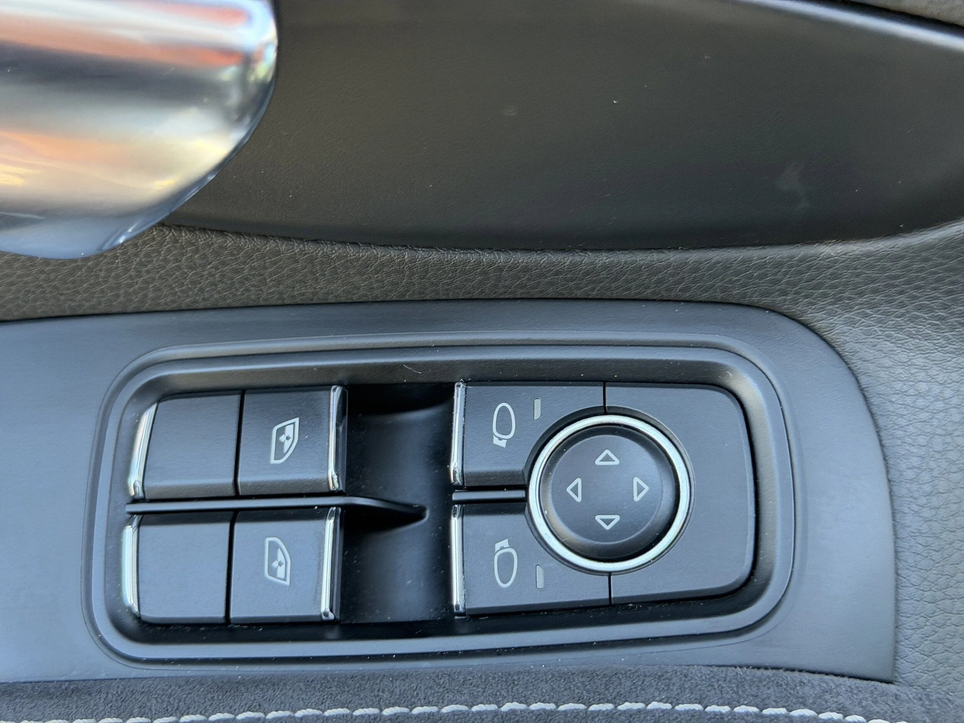 mph014_9657943_00b205601223ffbb1d4e4d2bfec0ff61x_ae4828816a