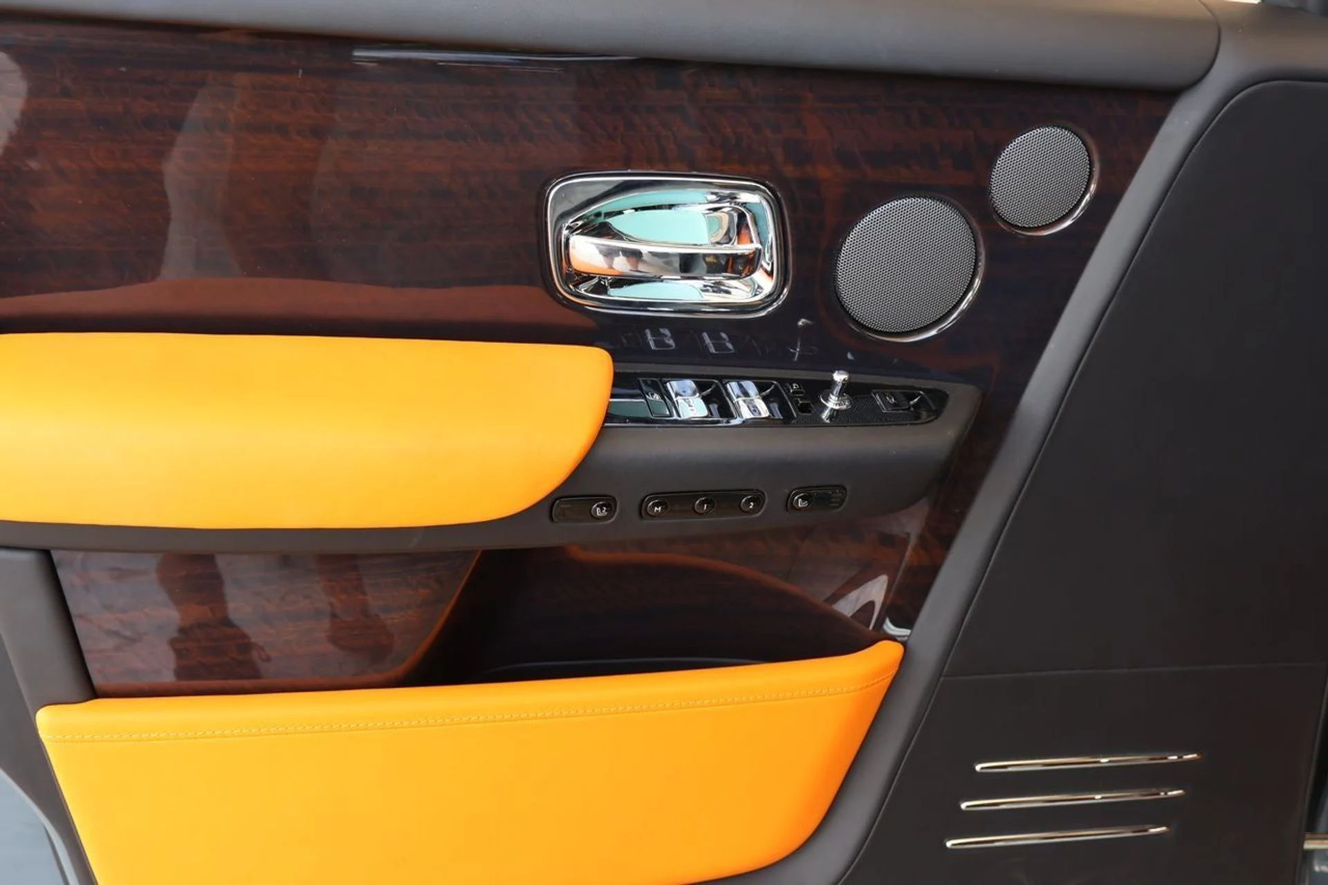 mph014_966566712_15_fb37d3c99f