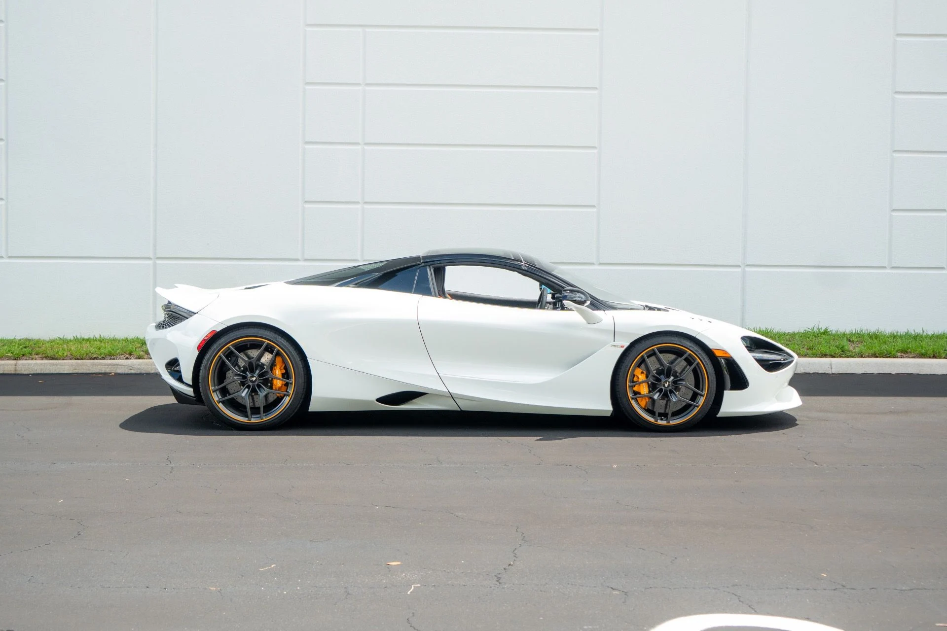 mph014_969950789_Used_2024_Mc_Laren_750_S_Spider_1755900989_cc3e9d98b5