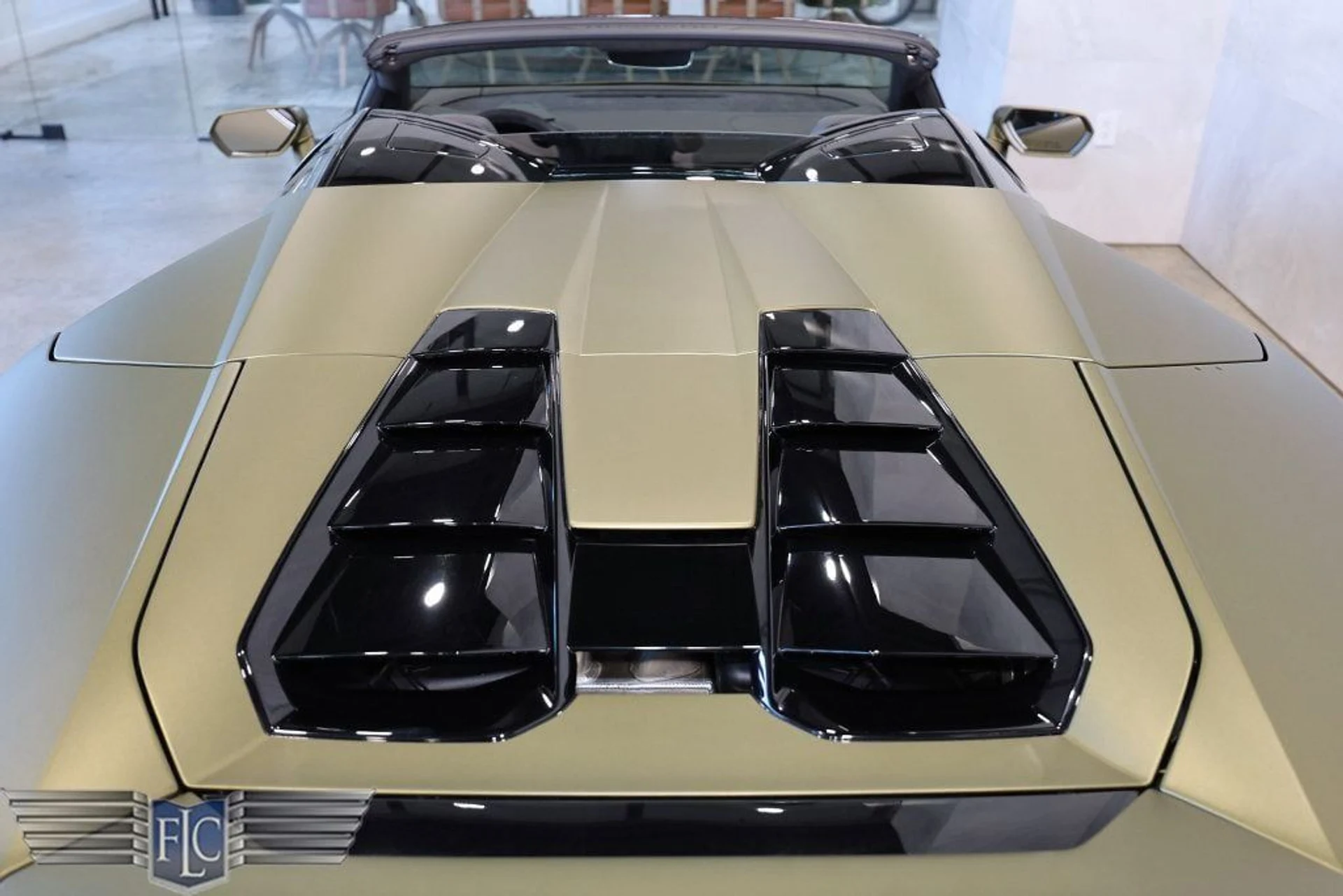 mph014_975332966_used_2022_lamborghini_huracan_evo_spyderrwd_9689_22989823_15_1024_30a3041202