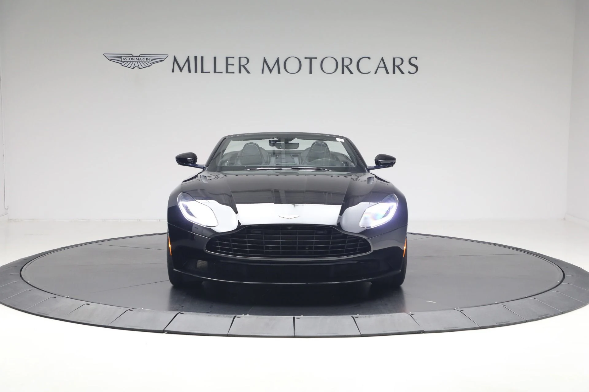 mph014_976993175_Used_2020_Aston_Martin_DB_11_Volante_1780502553_fe80fe9ef6