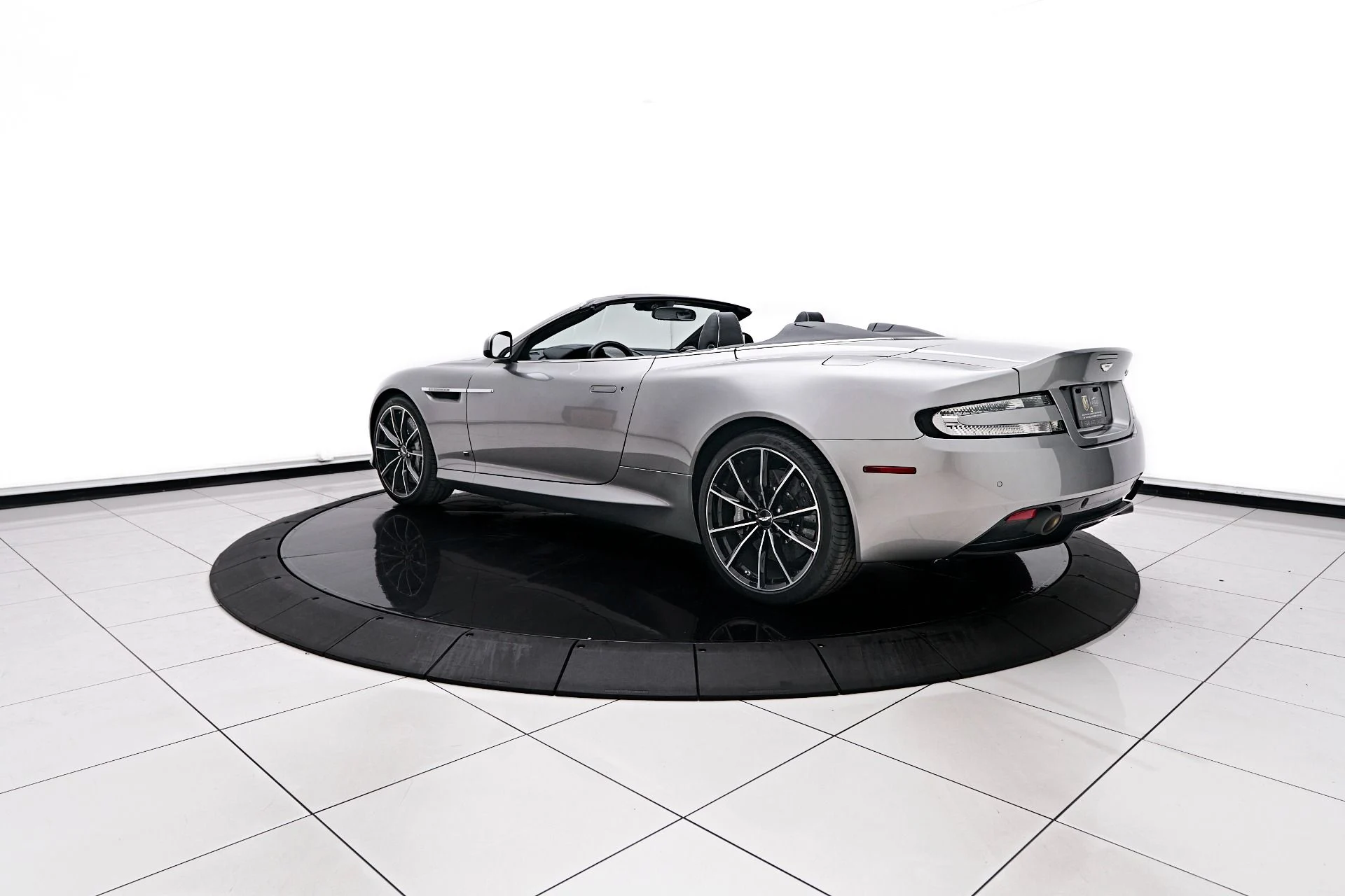 mph014_983958266_Used_2016_Aston_Martin_DB_9_GT_1758395092_5390ccd7da