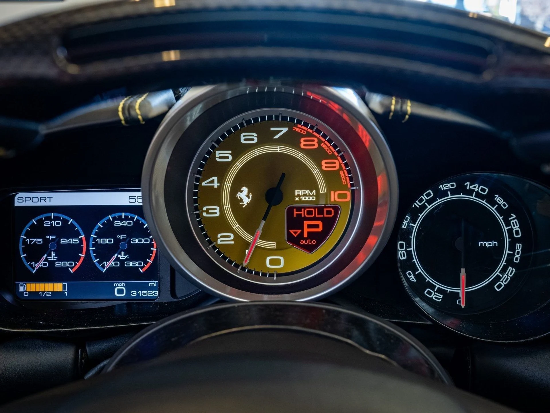 mph014_987991955_15_8b801c74e0