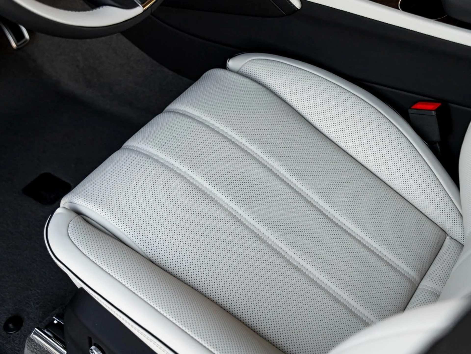 mph014_996122906_15_b9ad15101c