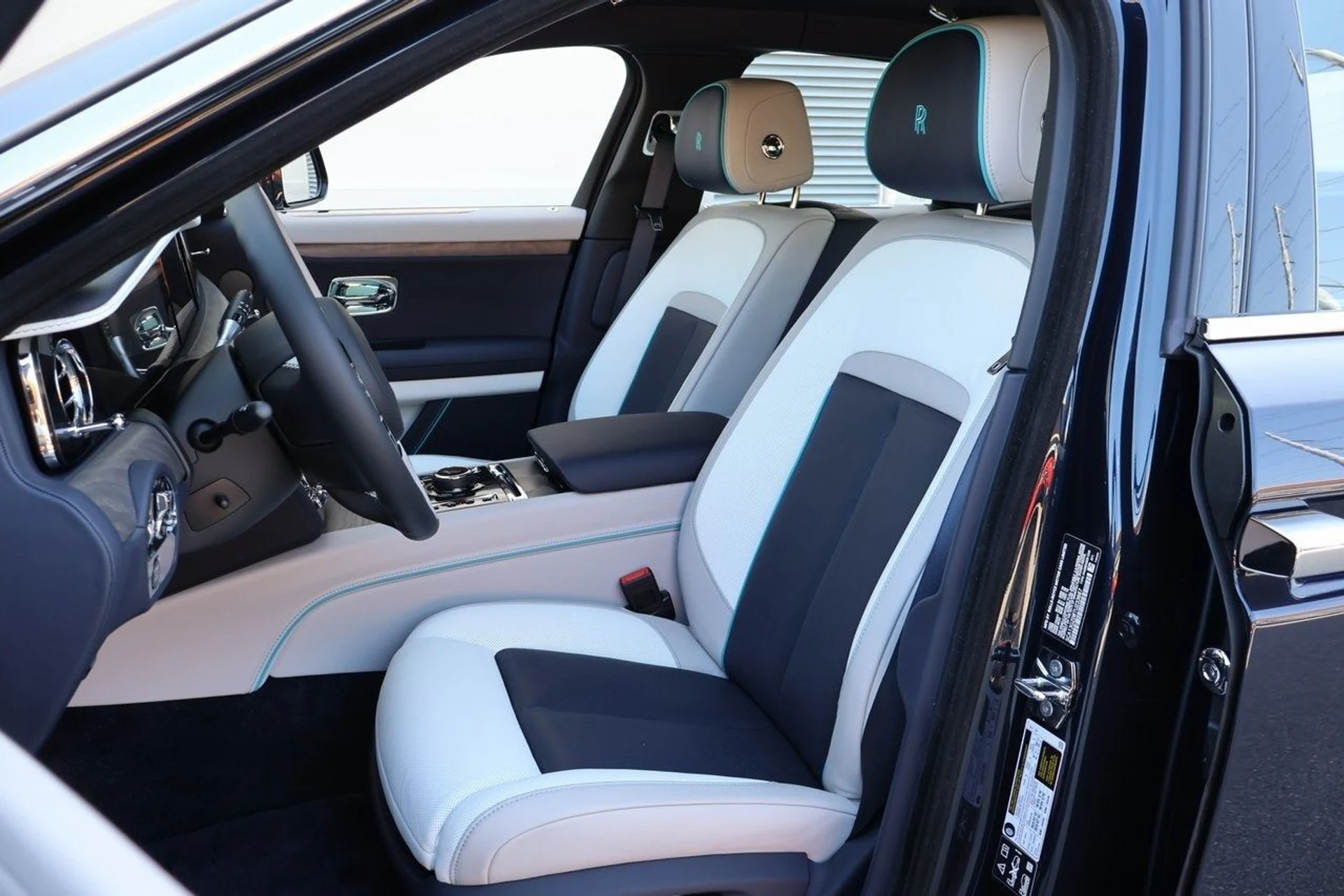 mph014_998228782_15_c1f61c02bb