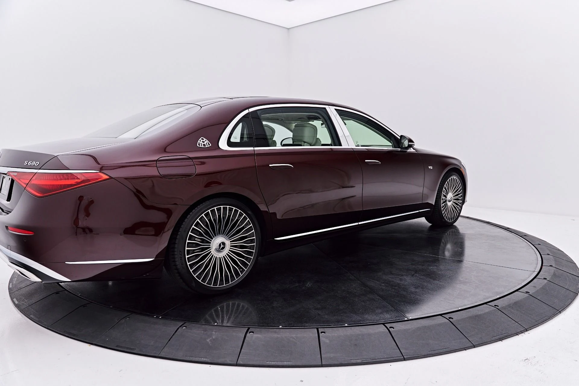 mph014_998891950_Used_2024_Mercedes_Benz_S_Class_Maybach_S_680_1790208536_ac233b6ca9