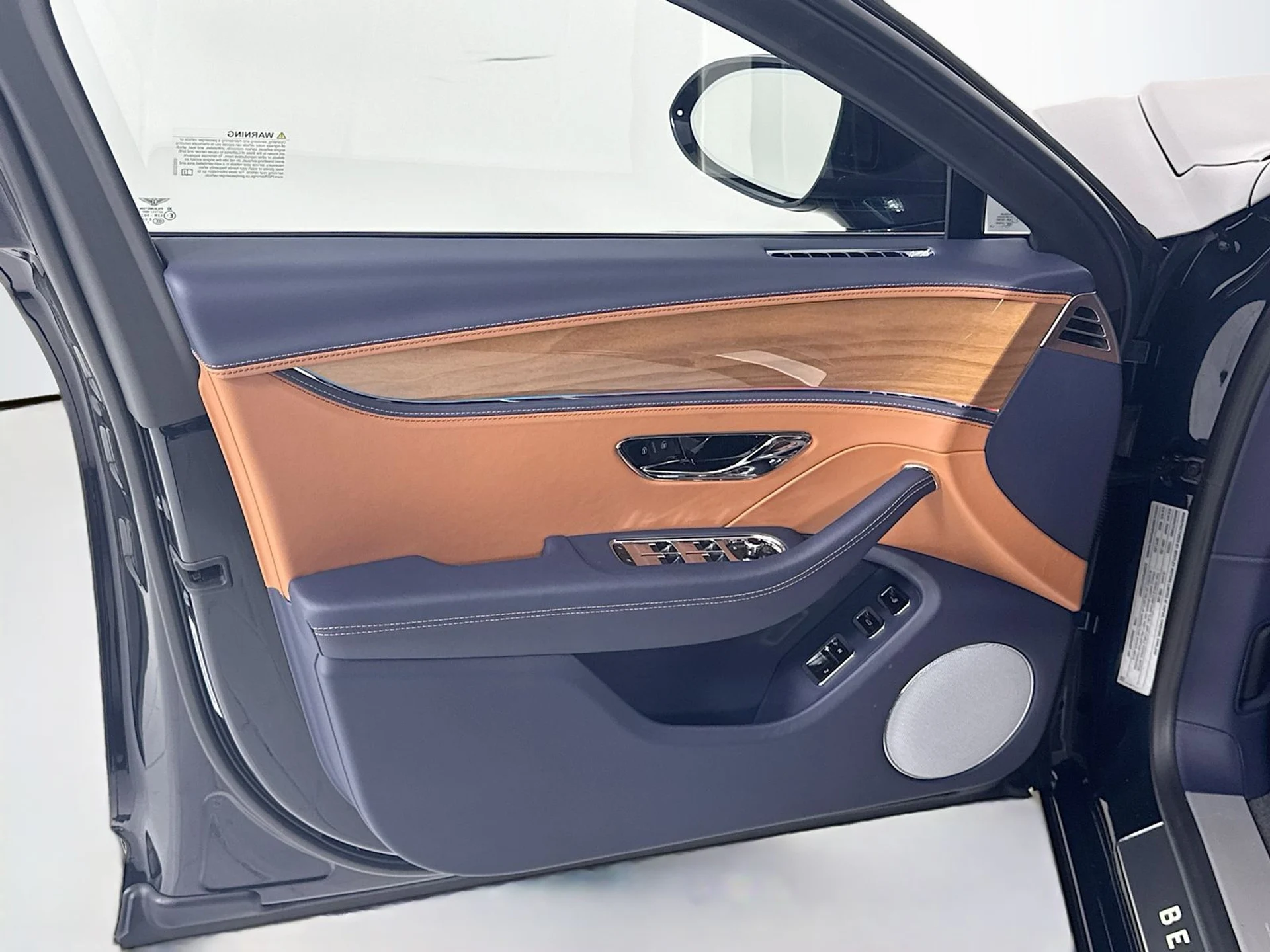 mph014_999270527_ff2a7bda81eee53ca139a1f2fb3d9207x_2cd293d5b7