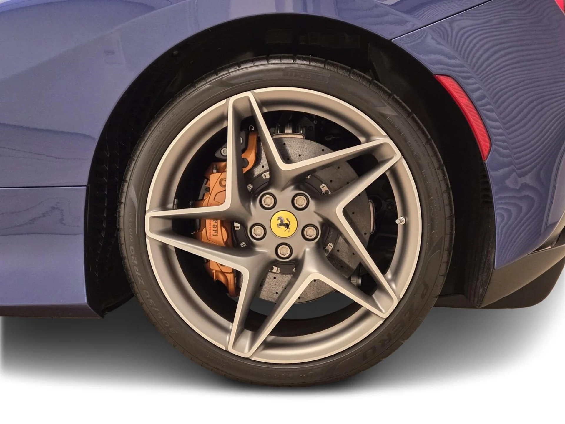 mph014_999313701_Used_2022_Ferrari_F8_Spider_1769669354_53803b7151