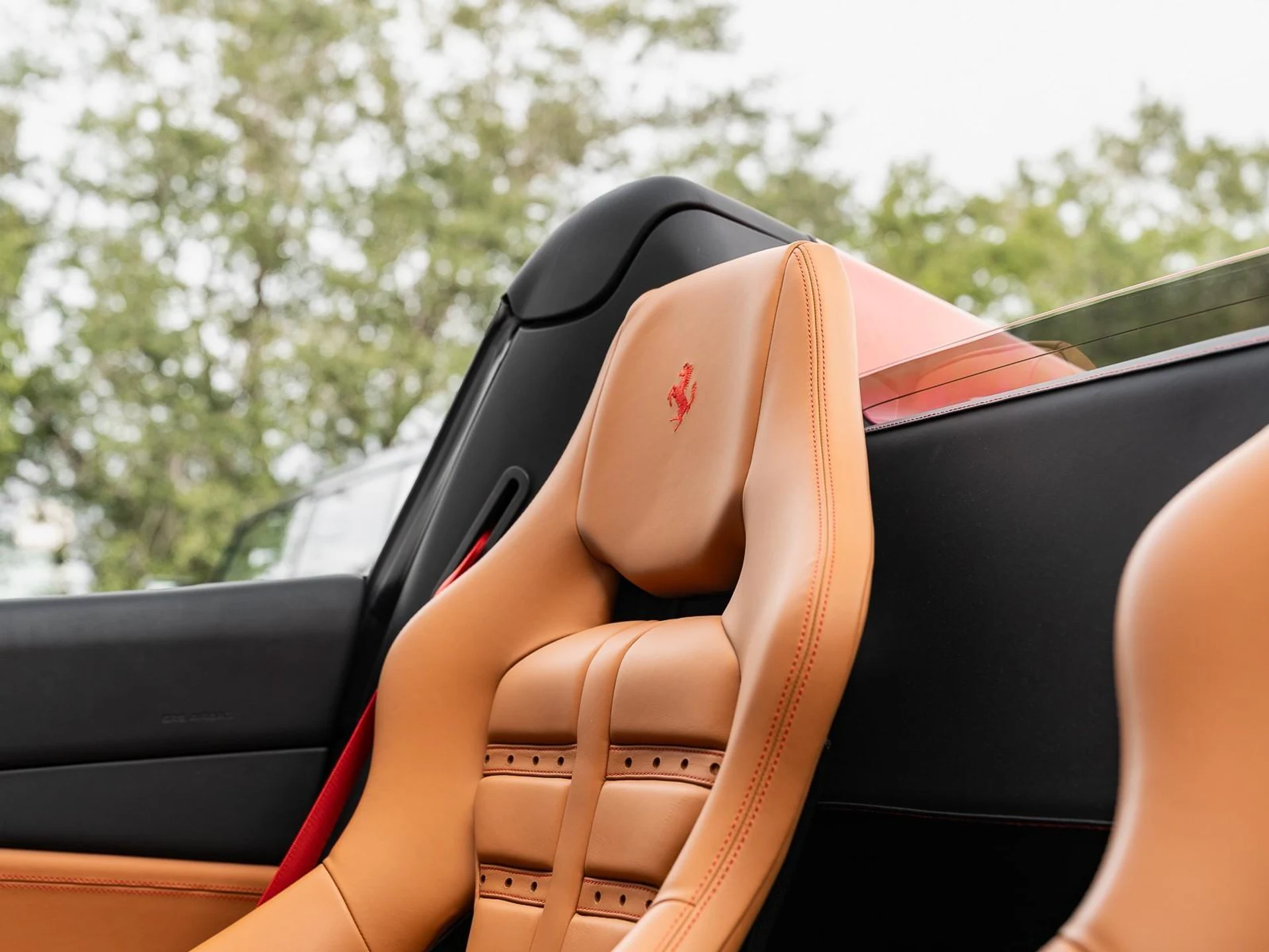 mph015_1002430896_Used_2019_Ferrari_488_Spider_Convertible_1771513881_96b79c7e39