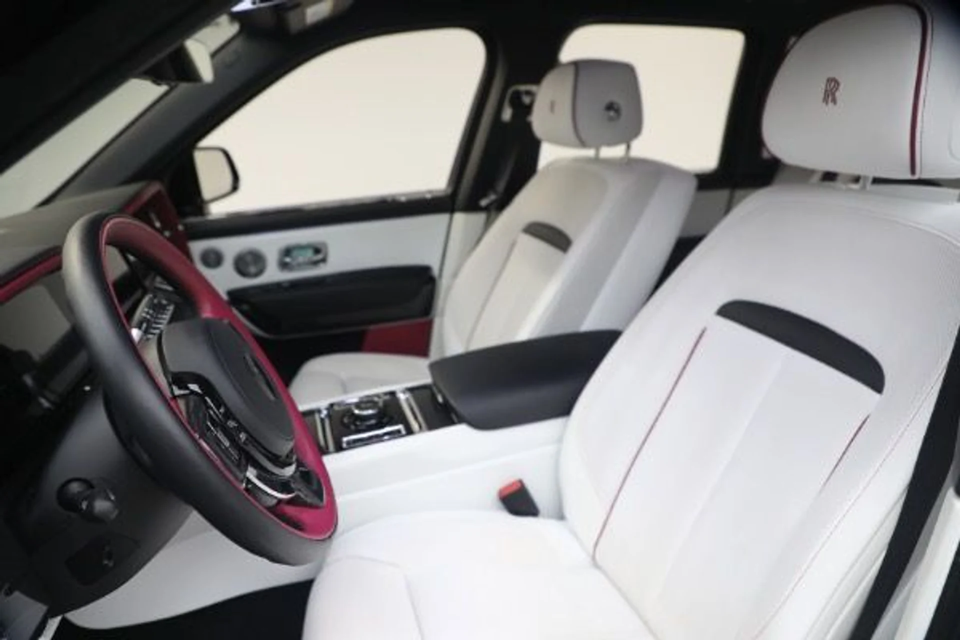 mph015_1007801258_Used_2025_Rolls_Royce_Black_Badge_Cullinan_3f50e5124e